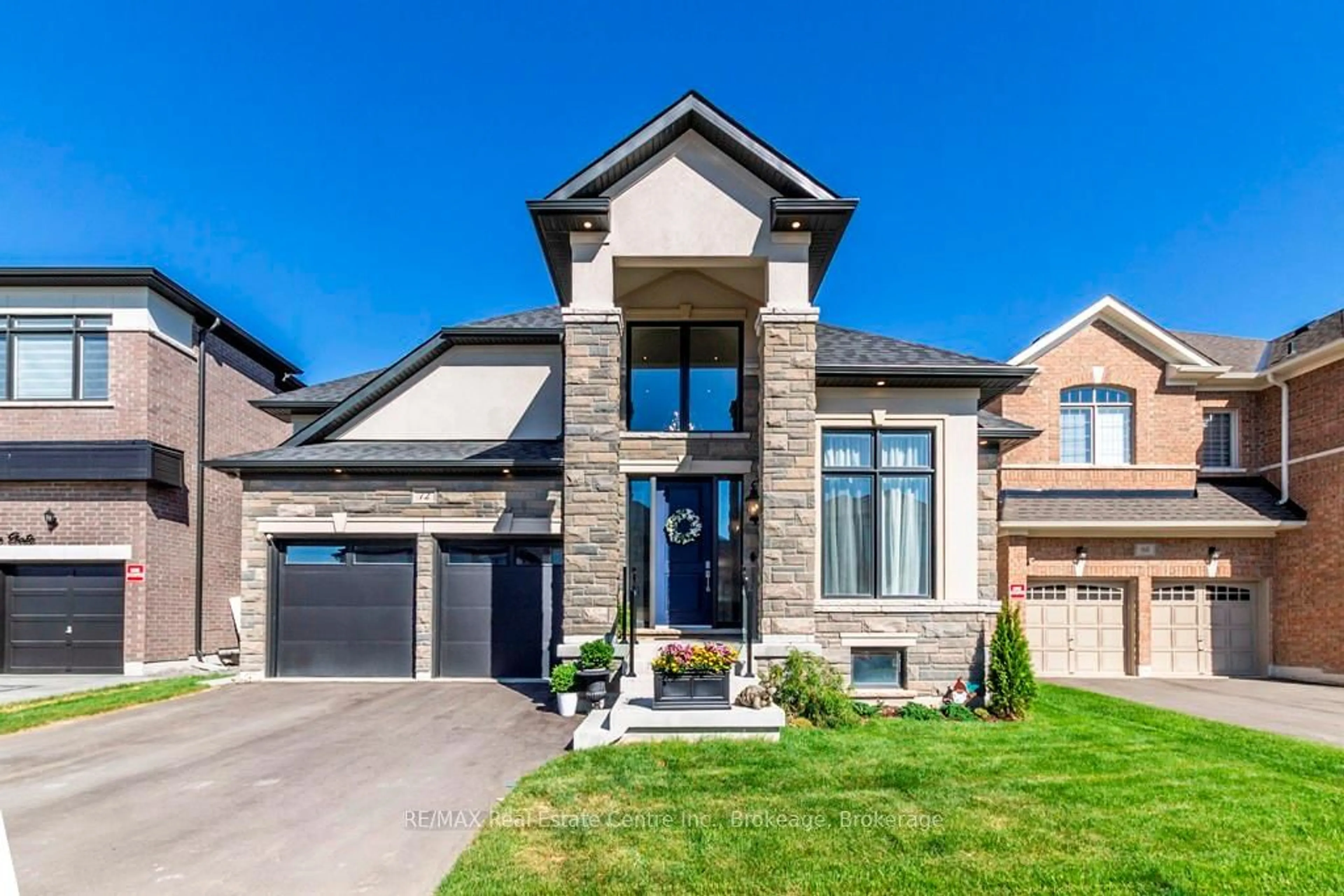 Home with brick exterior material, street for 72 Pond View Gate, Hamilton Ontario L9B 2A1