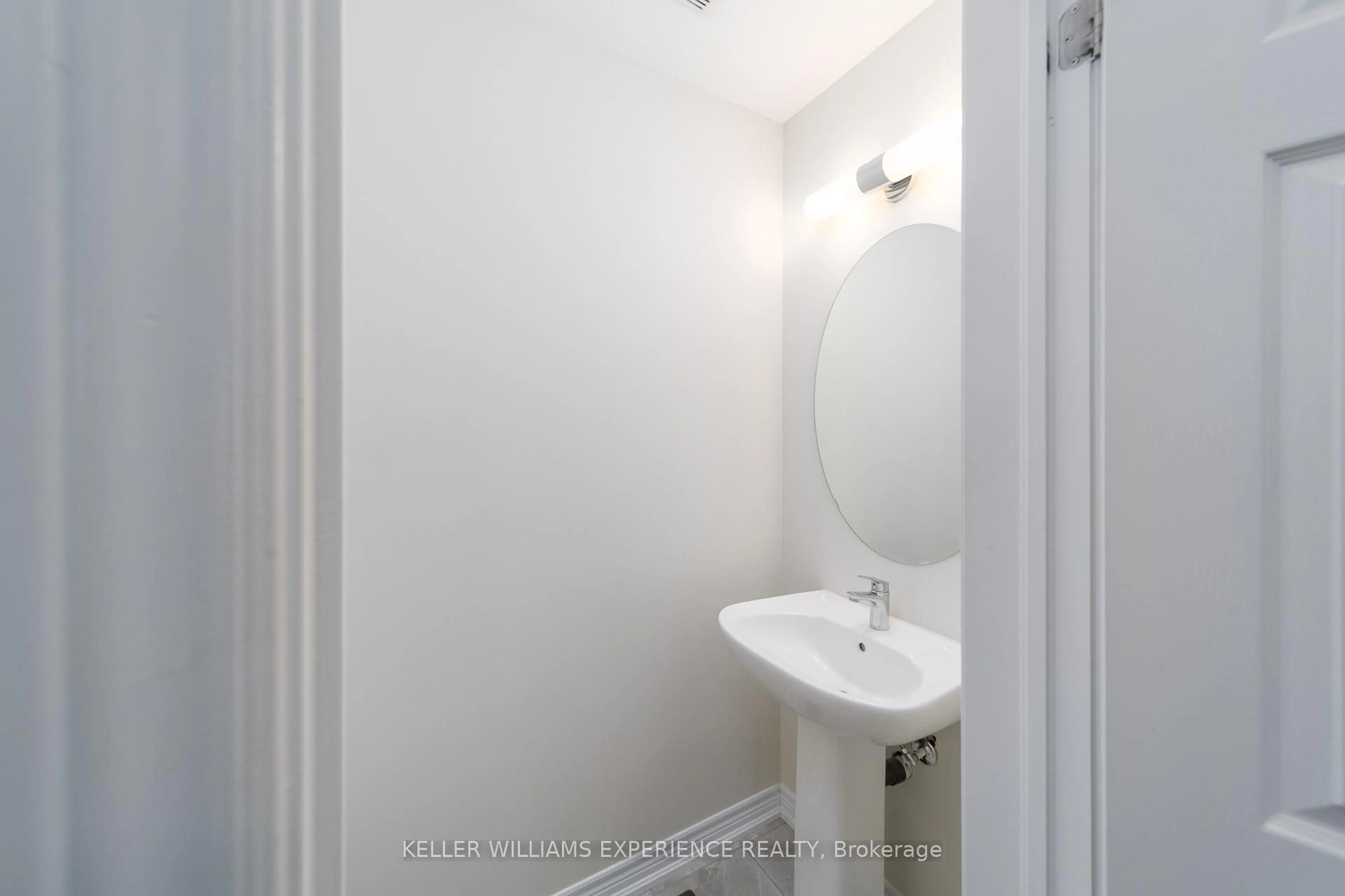 Standard bathroom, unknown for 113 Hartley Ave #37, Brant Ontario N3L 0J6