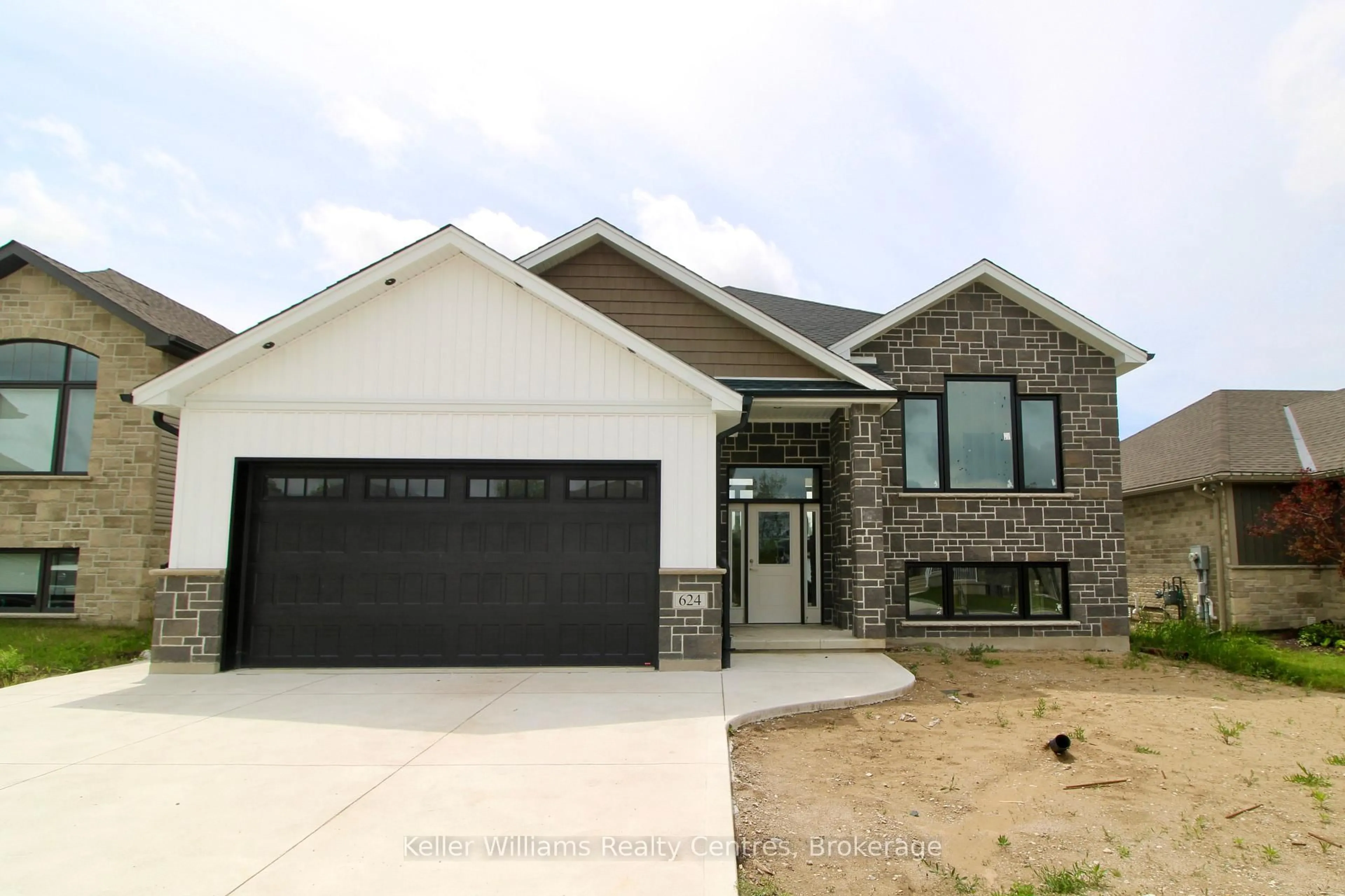 Home with brick exterior material, street for 624 26TH Ave, Hanover Ontario N4N 3B8