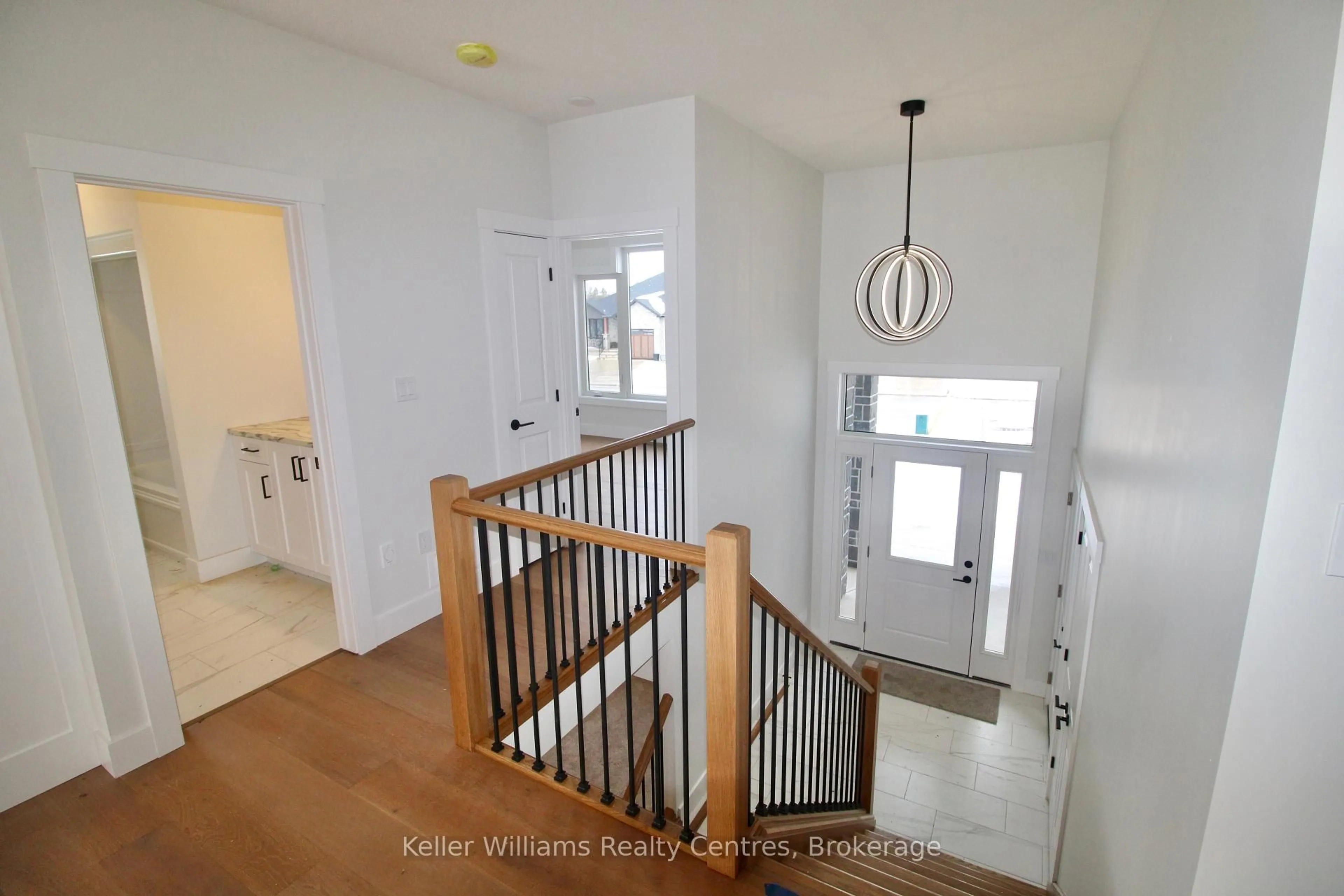 Indoor entryway for 624 26TH Ave, Hanover Ontario N4N 3B8