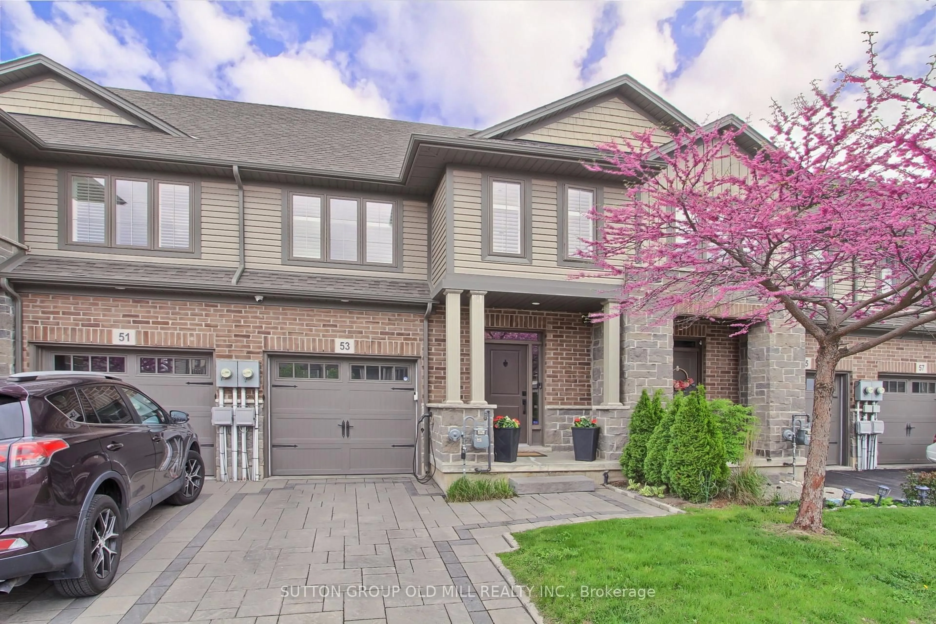 Home with brick exterior material, street for 53 Southshore Cres, Hamilton Ontario L8E 0J3