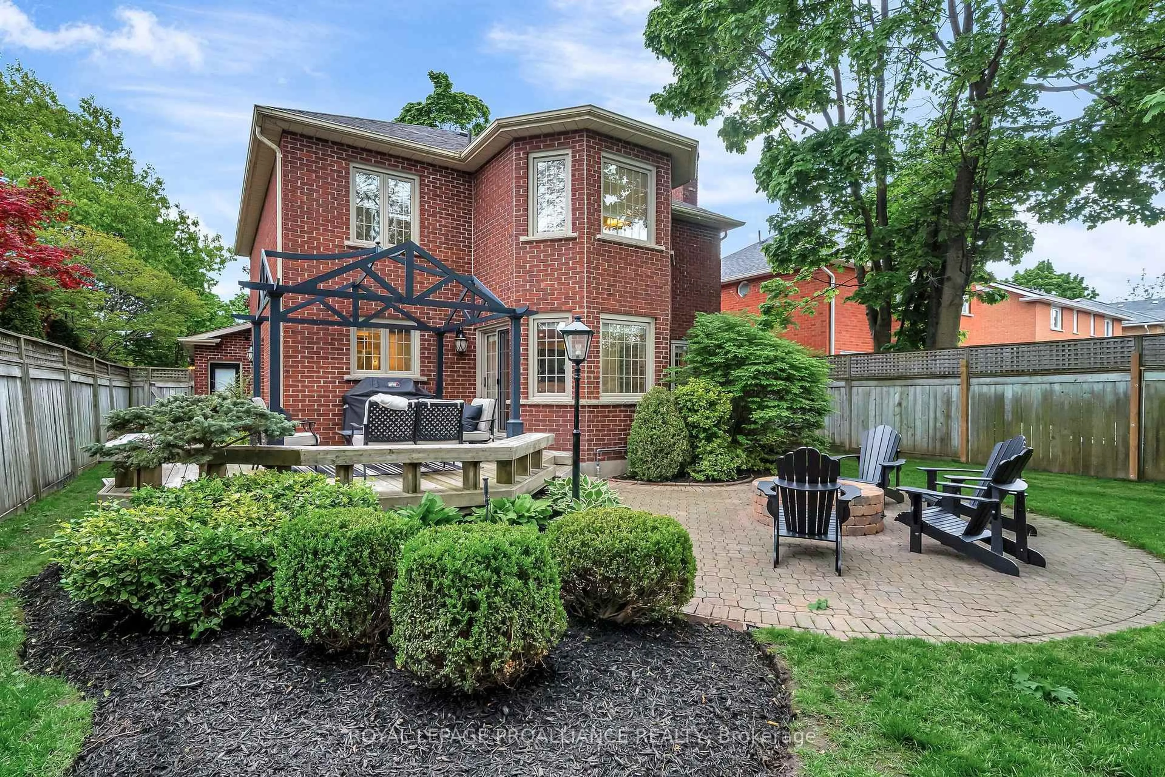 Home with brick exterior material, street for 10 Georgian Crt, Belleville Ontario K8N 5R3