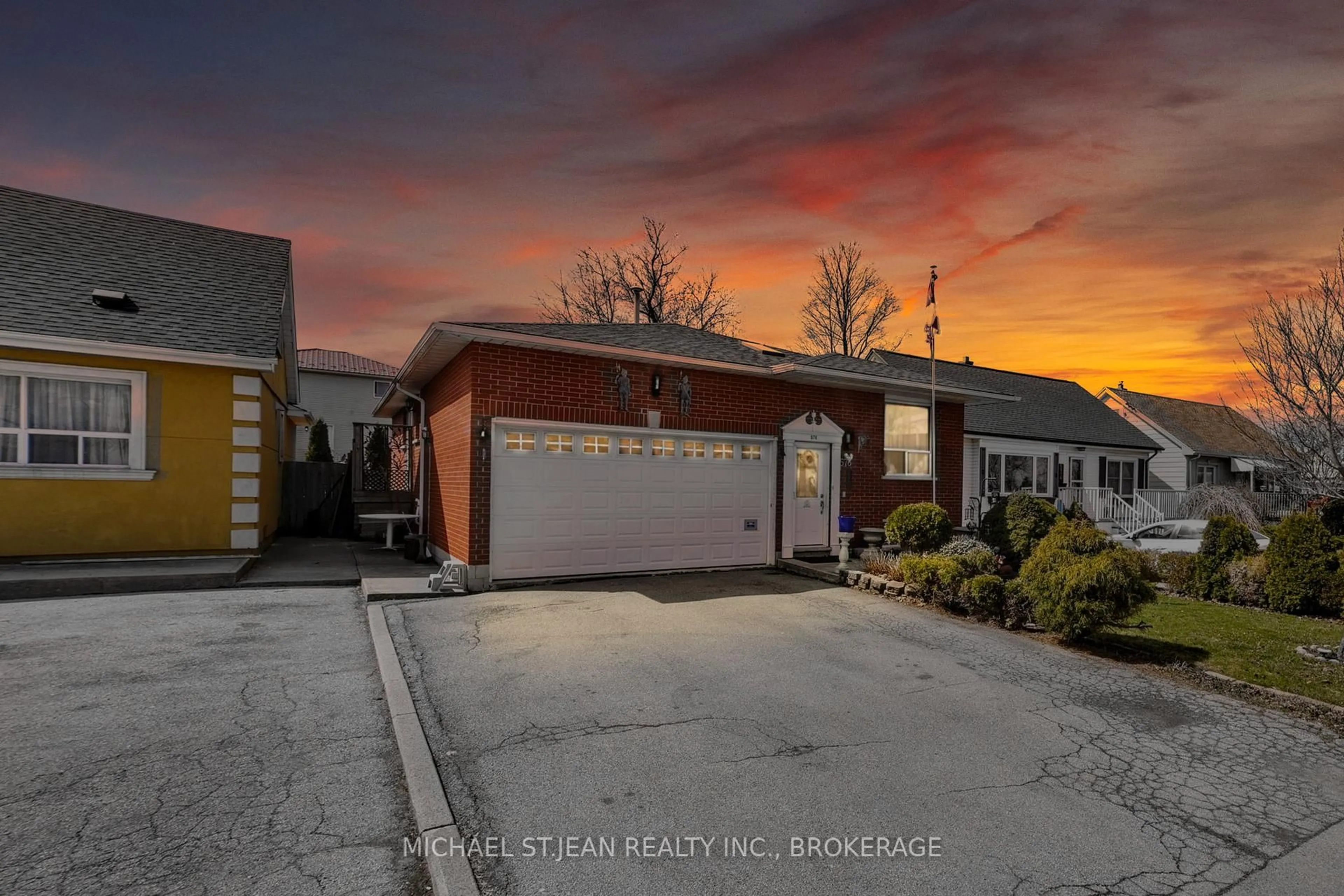 Unknown for 576 Stone Church Rd, Hamilton Ontario L8W 1A6