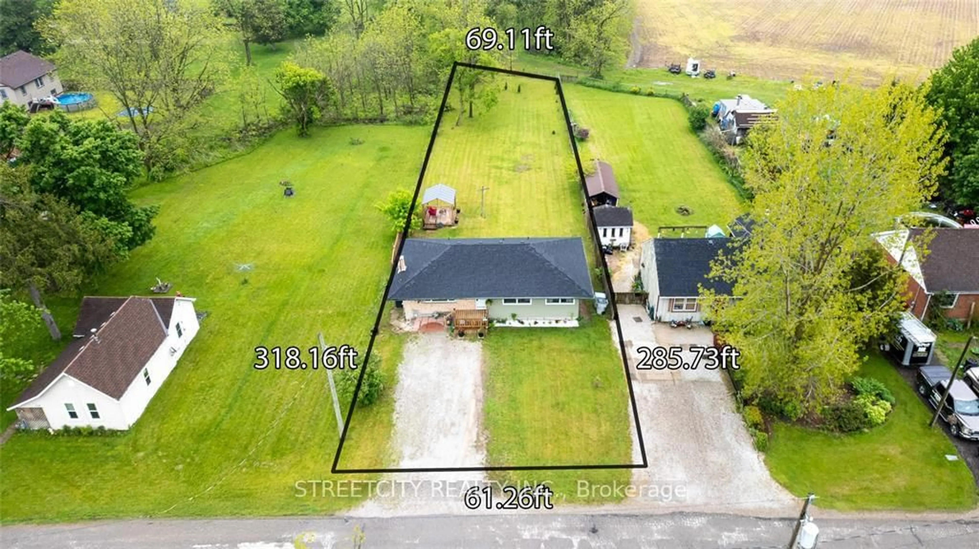A pic from outside/outdoor area/front of a property/back of a property/a pic from drone, building for 8113 Lisgar St, Brooke-Alvinston Ontario N0N 1A0