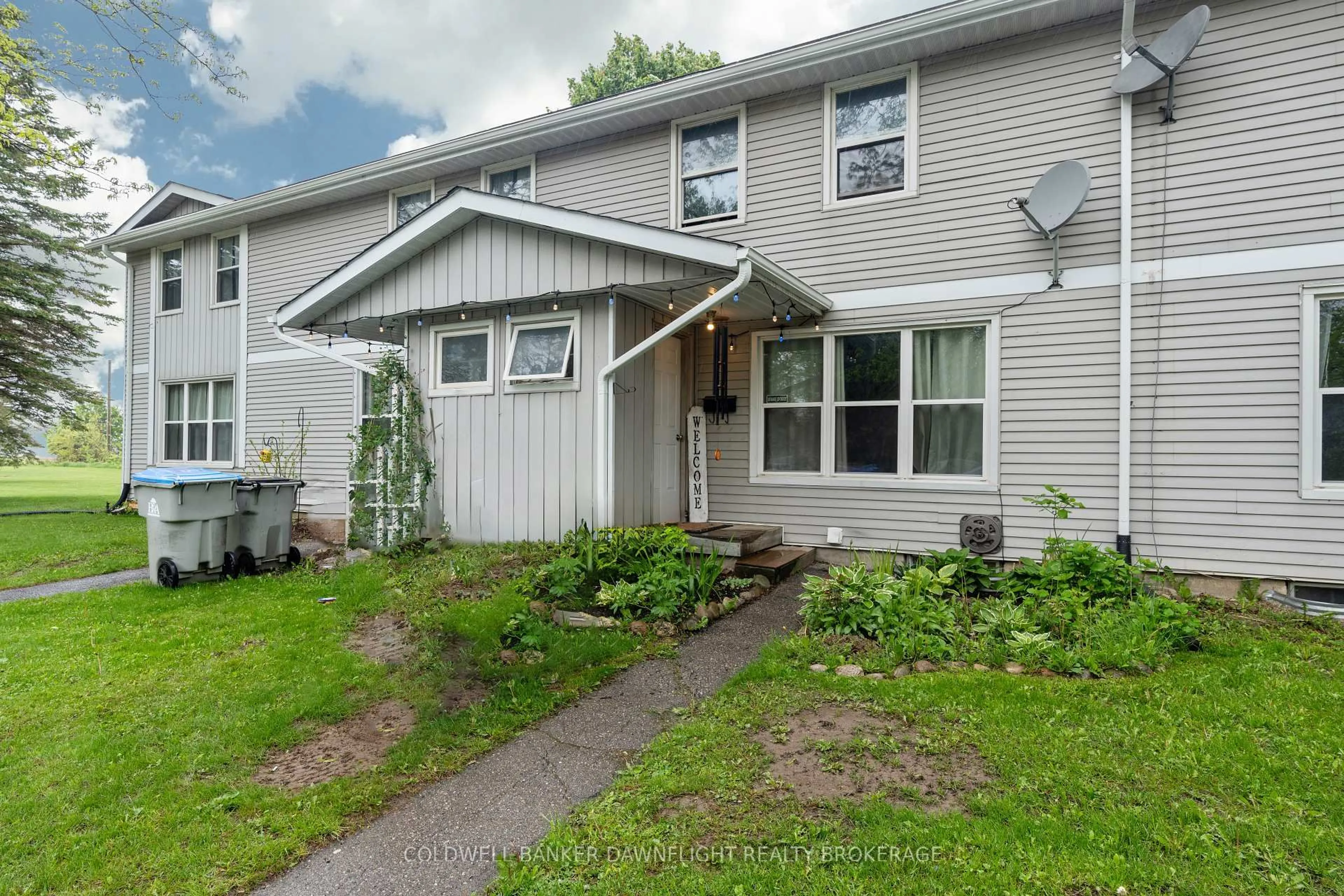 Home with vinyl exterior material, street for 31 St Charles Pl #31, Huron East Ontario N0M 1L0