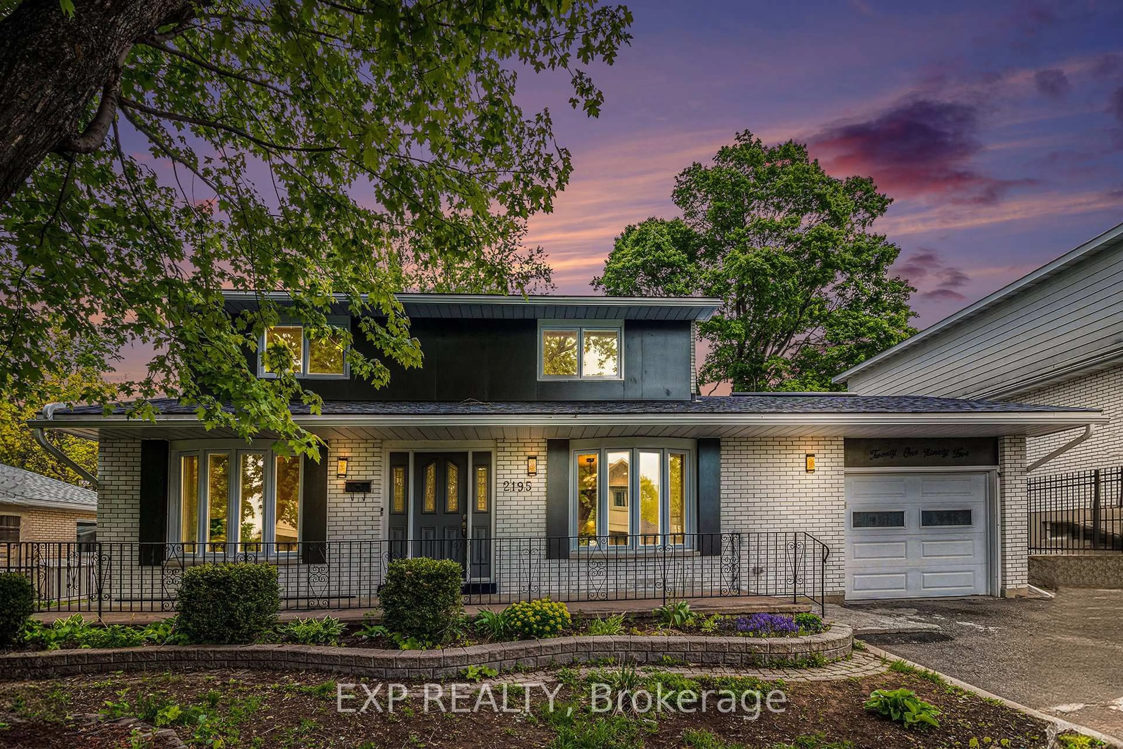 Home with brick exterior material, street for 2195 Niagara Dr, Ottawa Ontario K1H 6H5