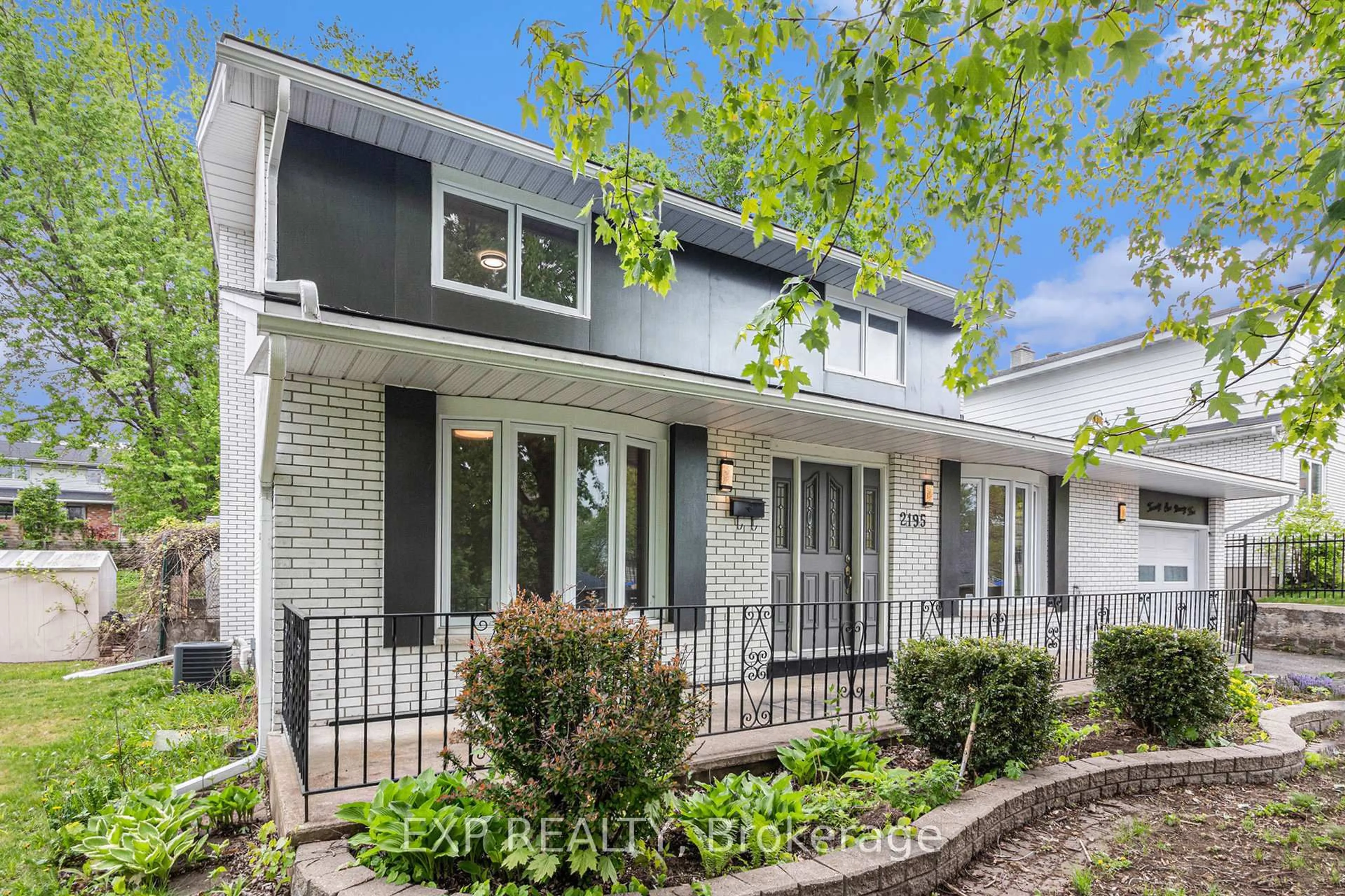 Home with brick exterior material, street for 2195 Niagara Dr, Ottawa Ontario K1H 6H5