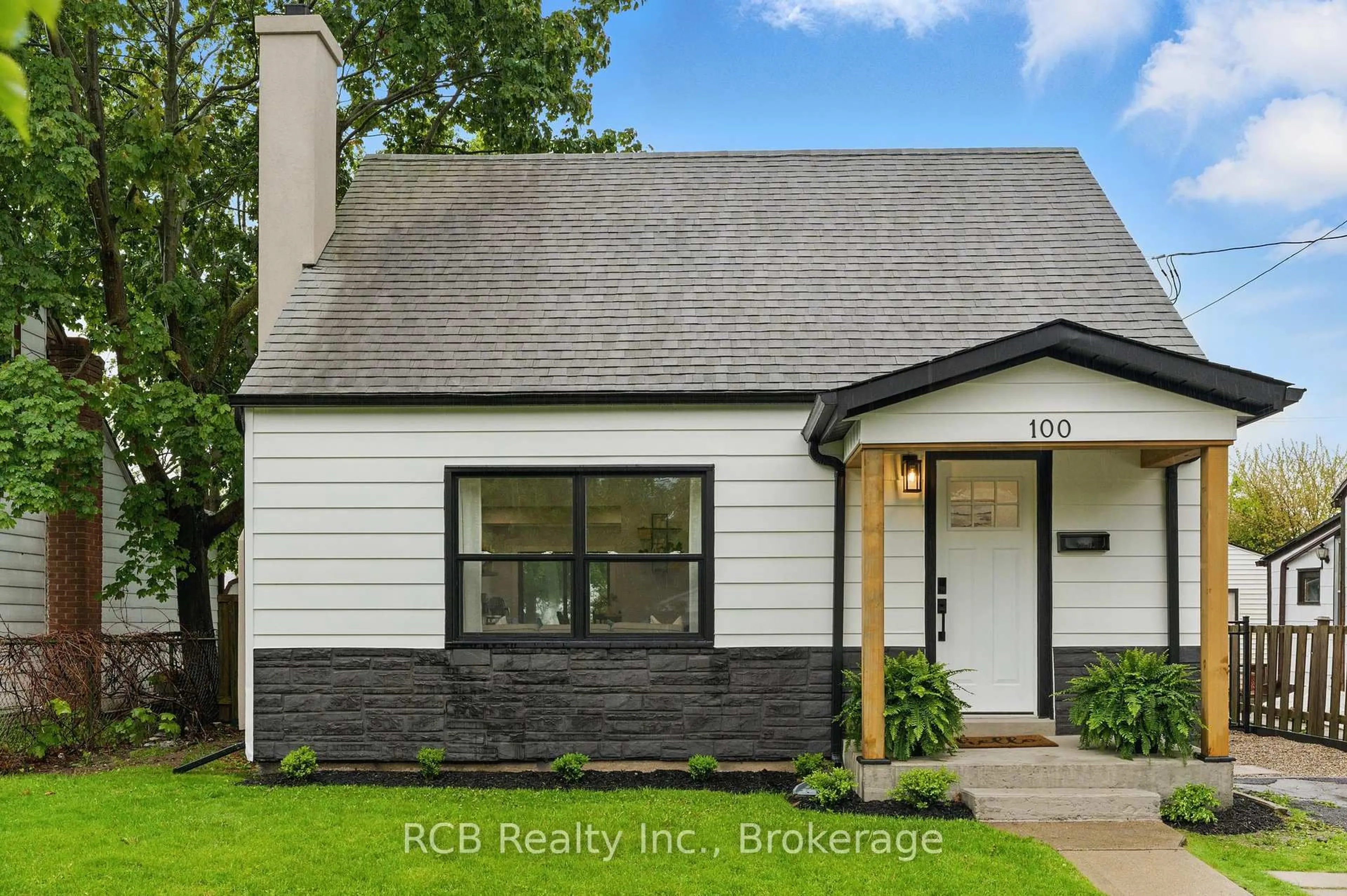 Home with brick exterior material, street for 100 Wilkes St, Brantford Ontario N3T 4W1
