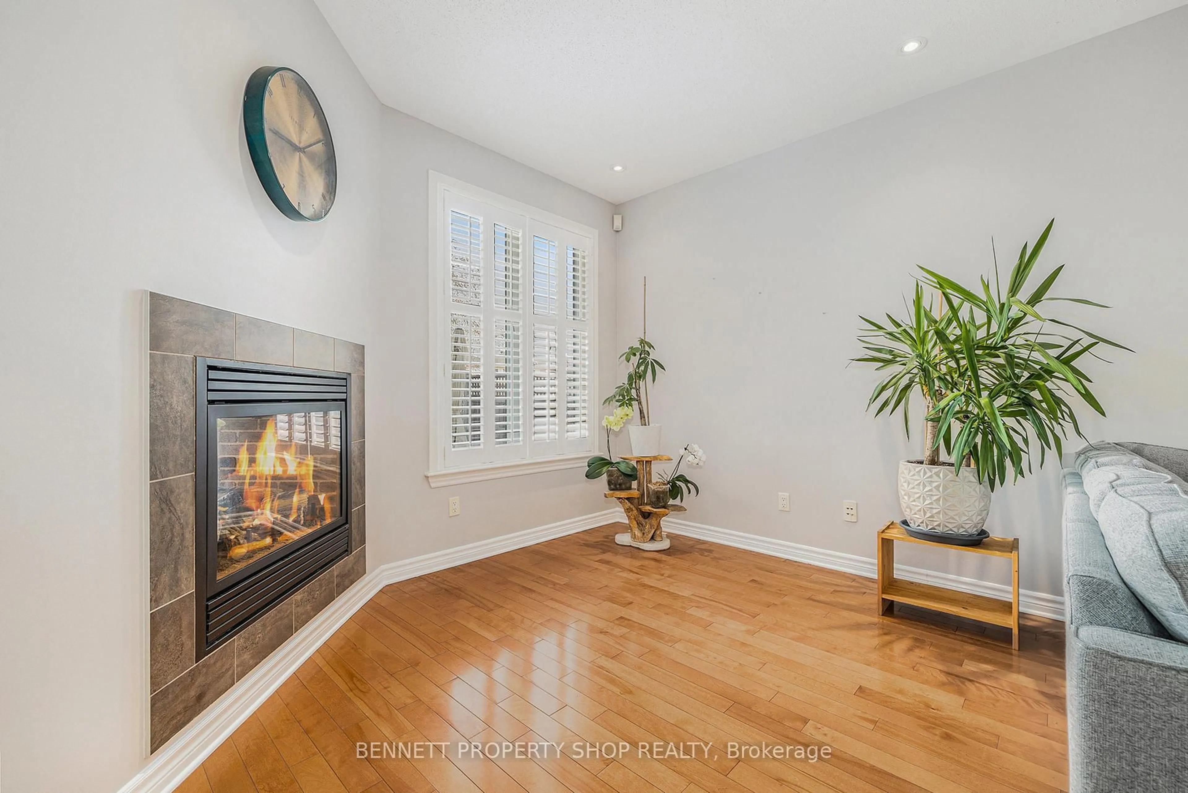 Unknown for 1030 Northgraves Cres, Ottawa Ontario K2M 0C8