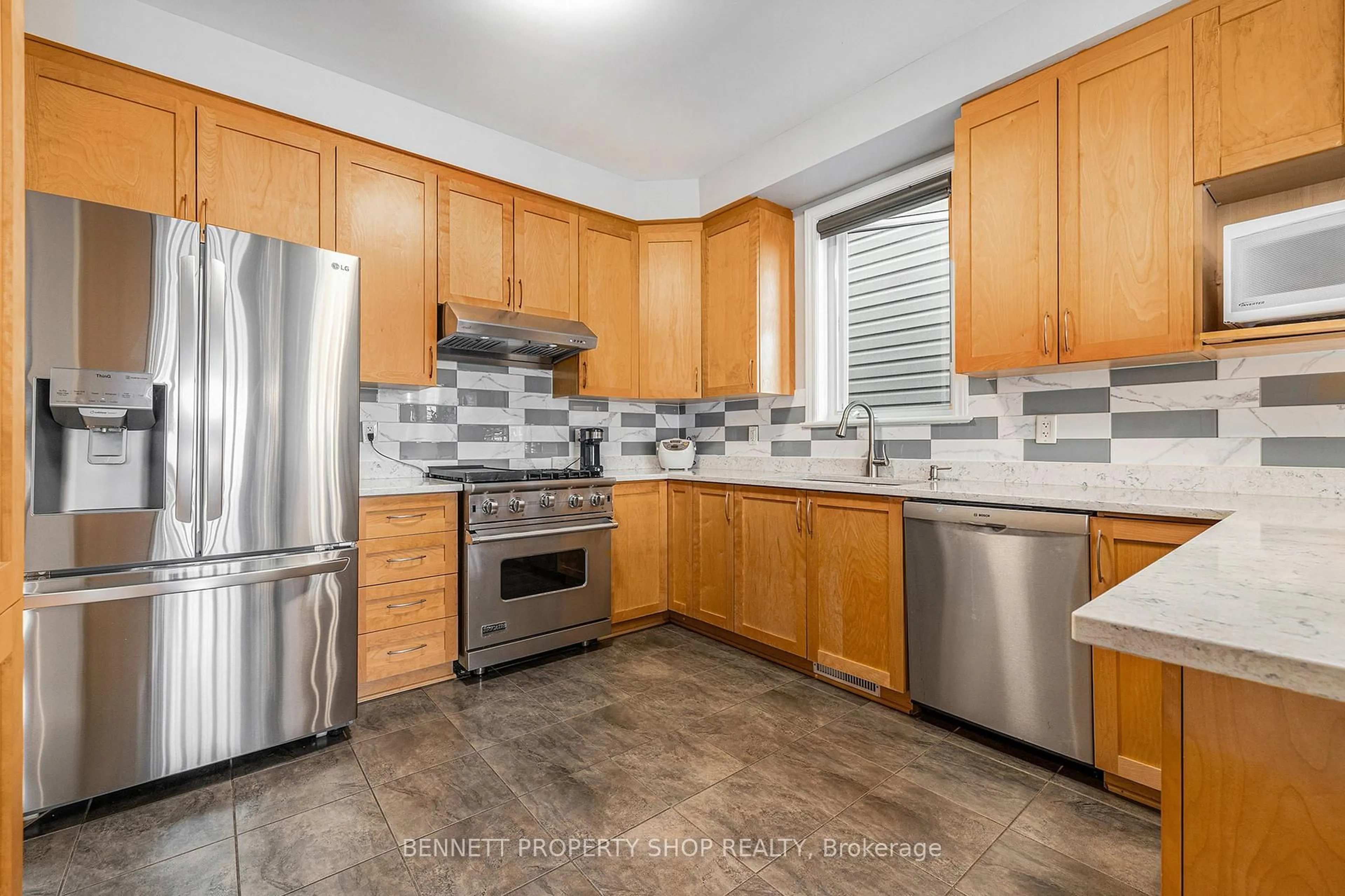 Unknown for 1030 Northgraves Cres, Ottawa Ontario K2M 0C8