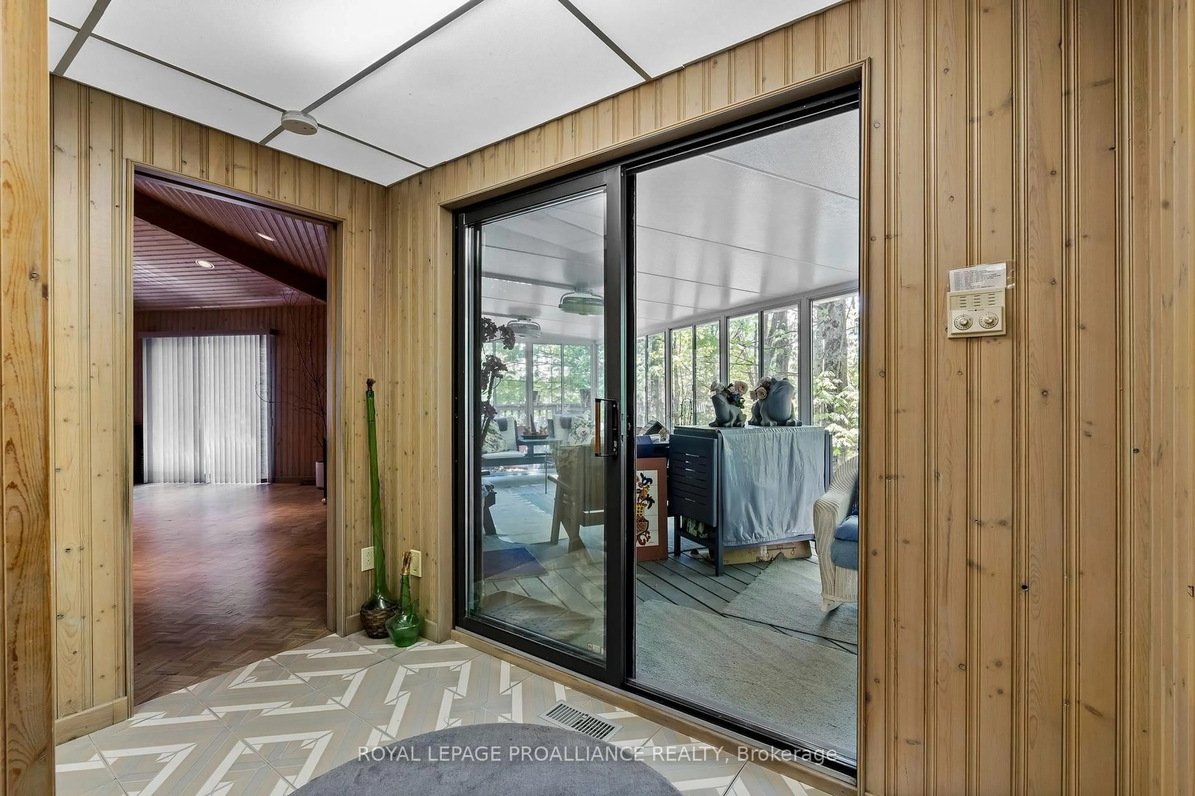 Indoor foyer for 39 Shadow Lake Rd 3, Kawartha Lakes Ontario K0M 1K0