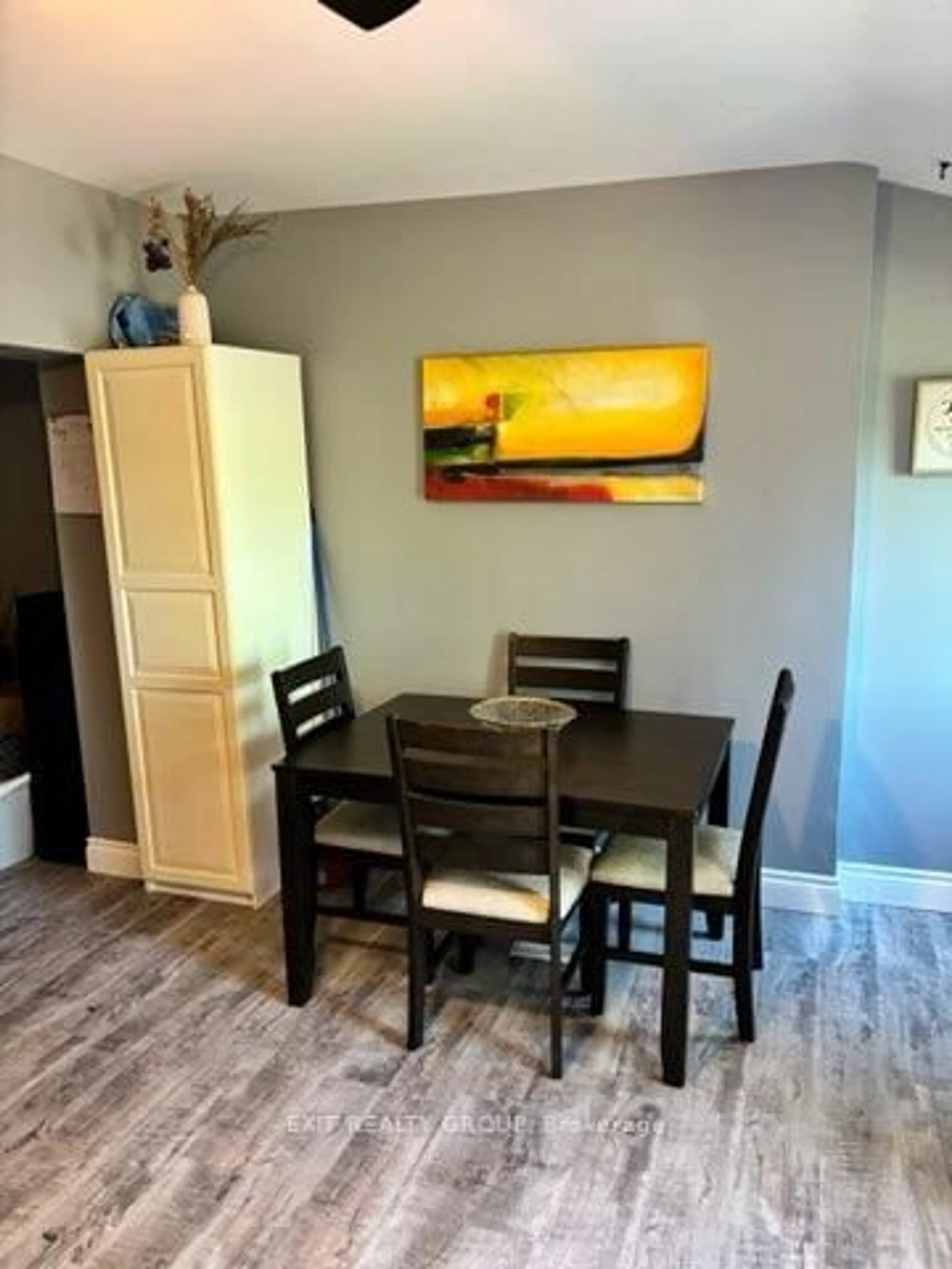Dining room, wood/laminate floor for 108 St Lawrence St, Madoc Ontario K0K 2K0