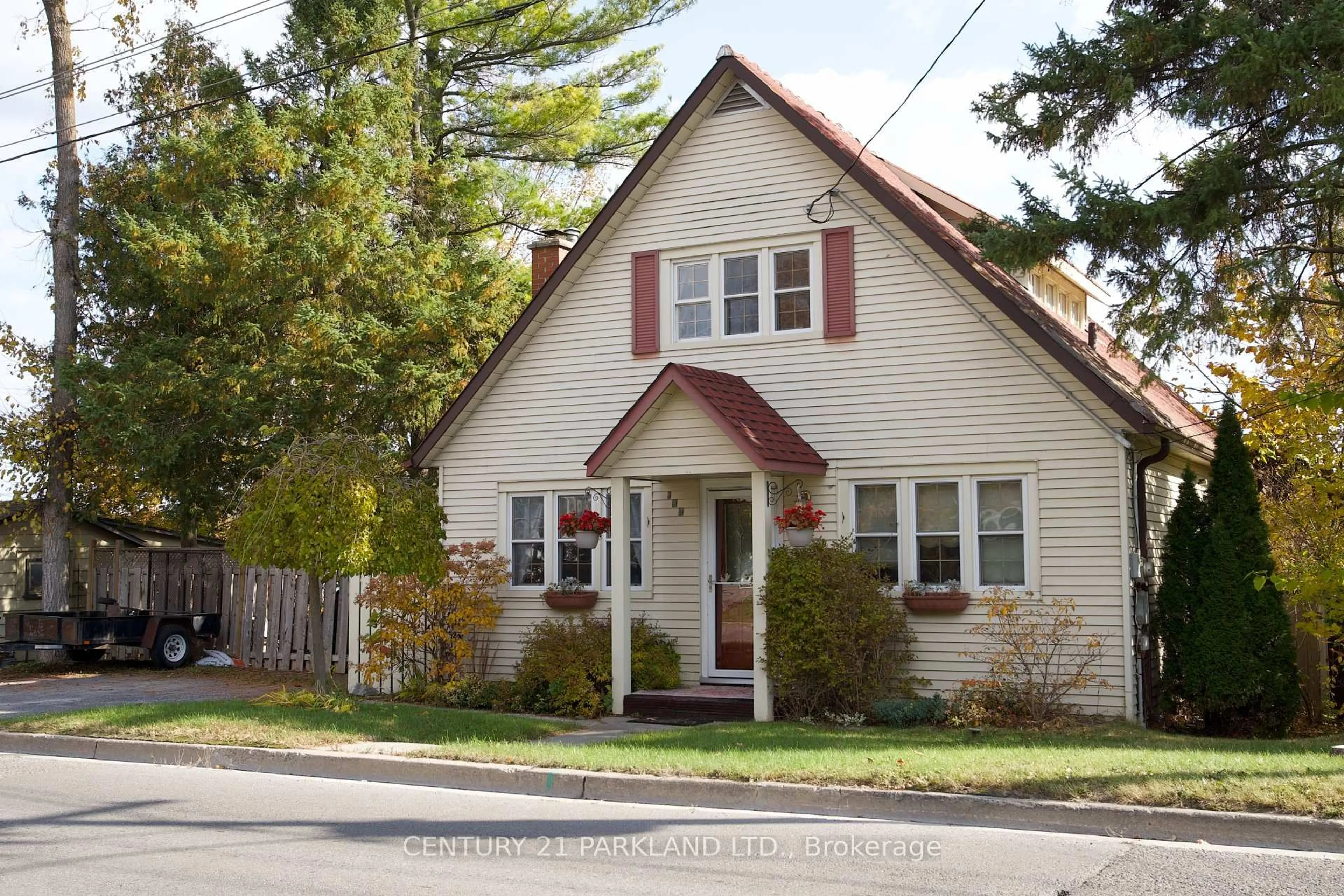 Home with vinyl exterior material, street for 193 Queen St, Trent Hills Ontario K0L 1L0