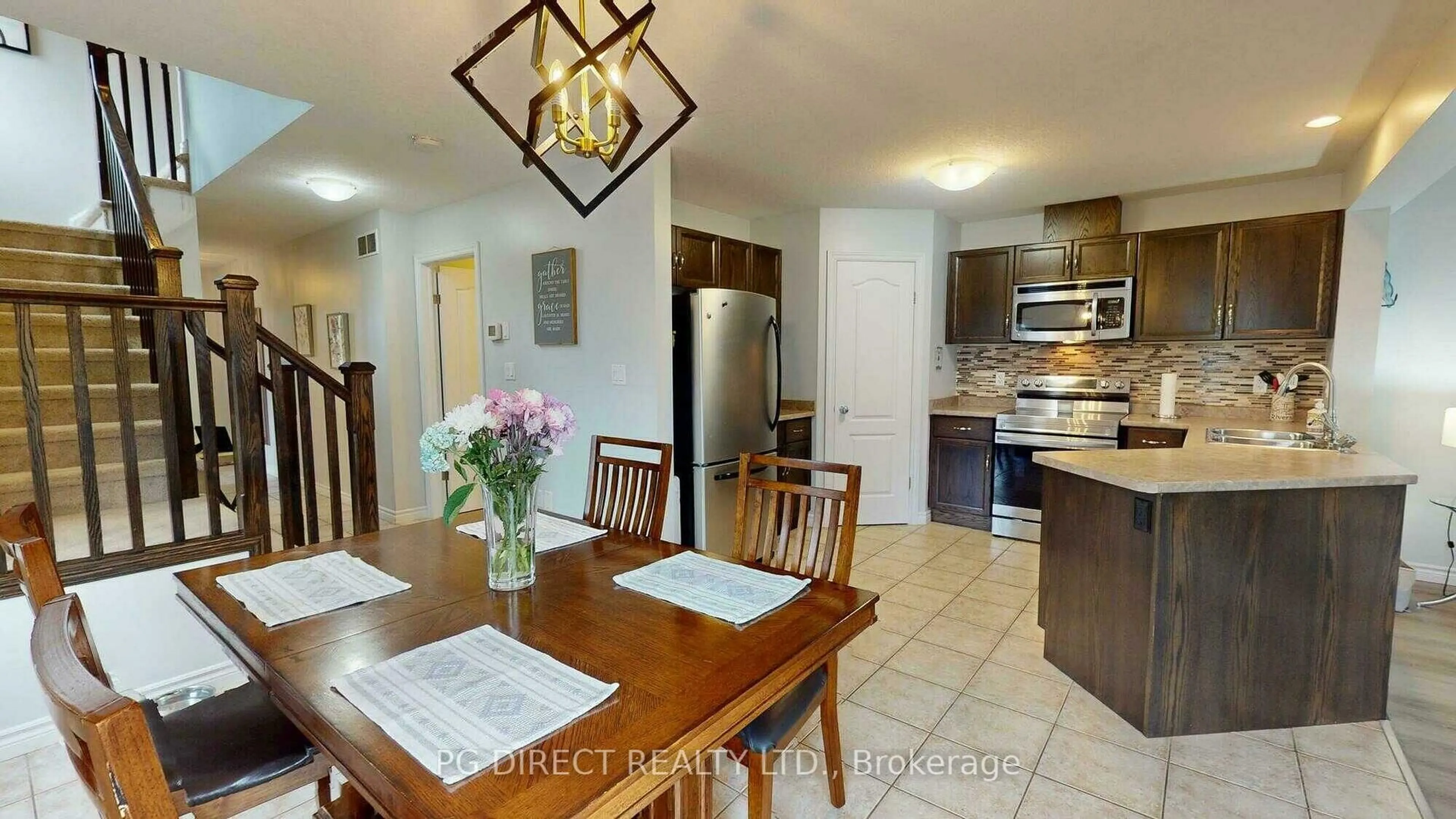 Open concept kitchen, ceramic/tile floor for 46 Vipond St, Guelph Ontario N1E 0H3