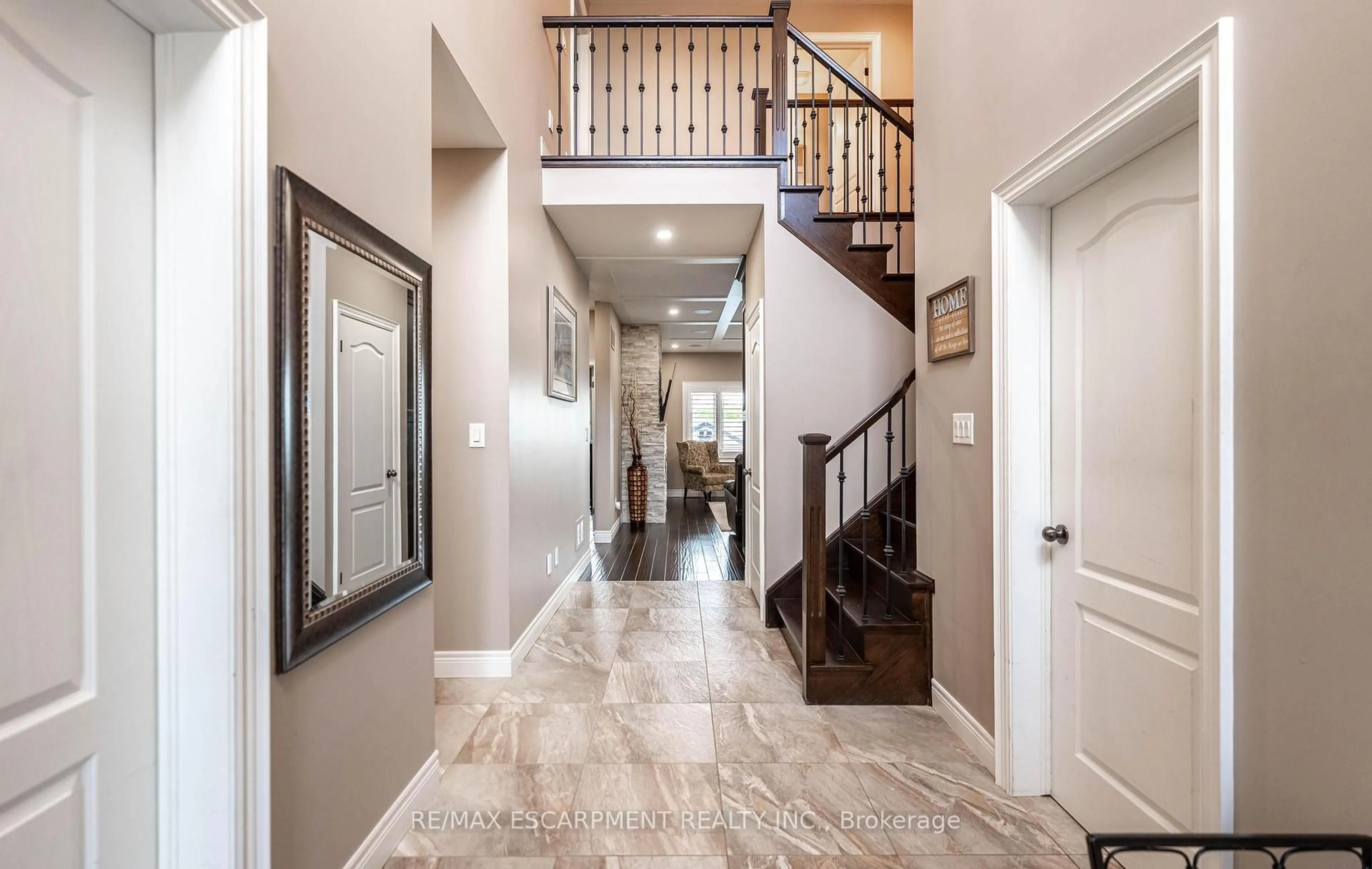 Indoor entryway for 188 Mother's St, Hamilton Ontario L9B 0E1