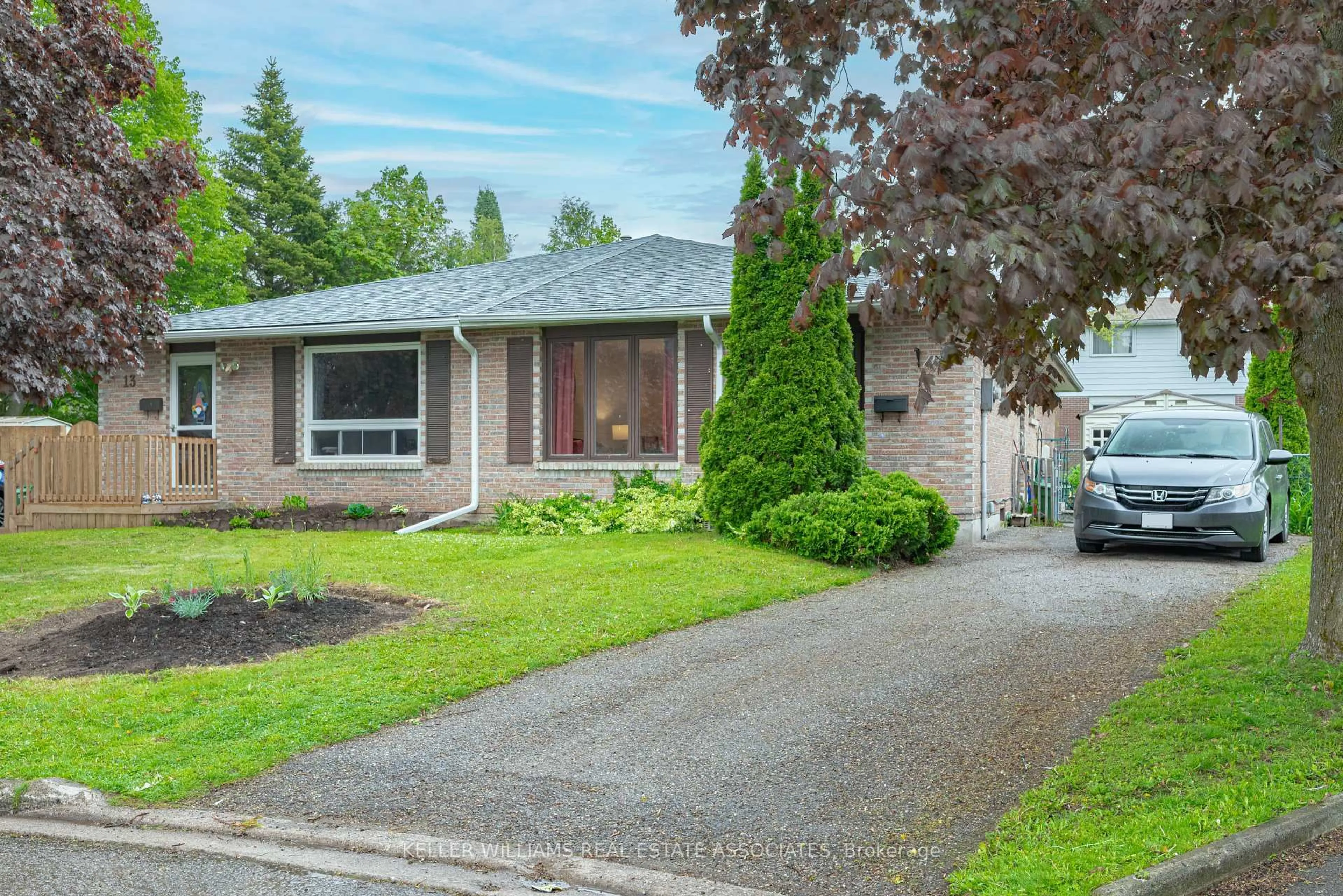 Home with vinyl exterior material, street for 15 Lloyd Pl, Kawartha Lakes Ontario K9V 5C1
