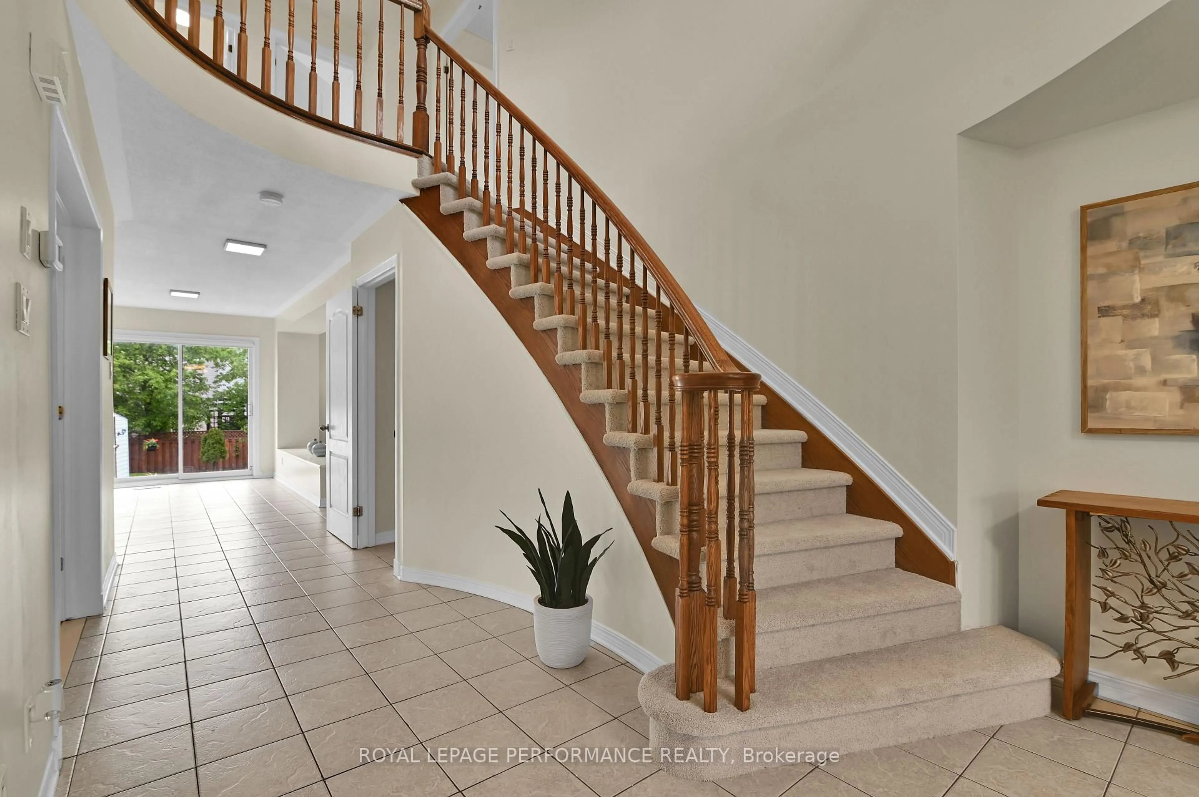 Unknown for 20 Upwood St, Ottawa Ontario K1T 3Y5