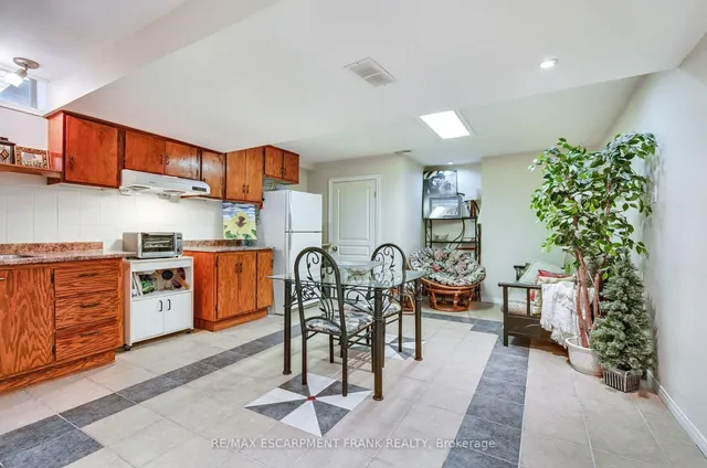 Additional property image - 123 Braithwaite Ave