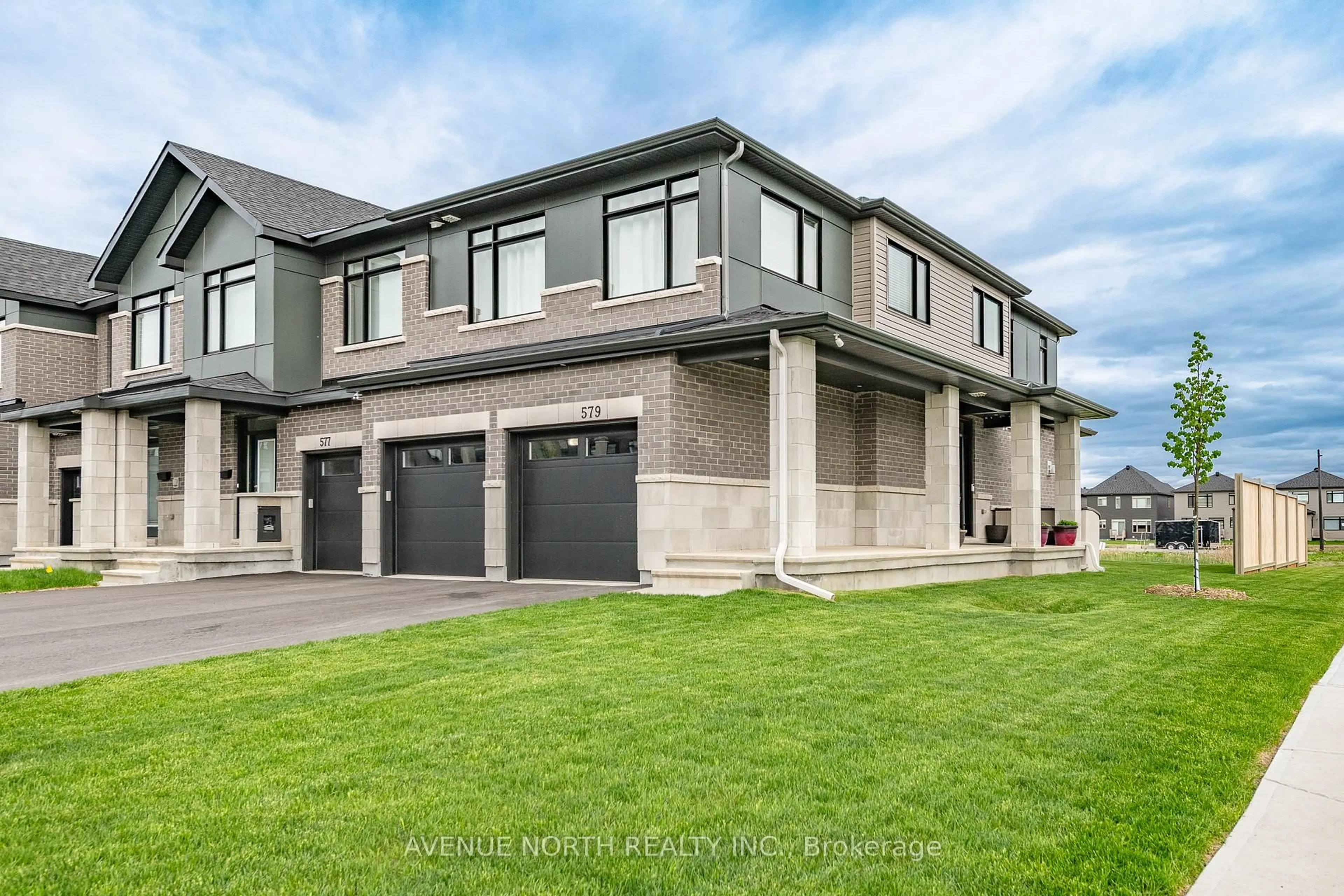 Home with brick exterior material, street for 579 Tahoe Hts, Ottawa Ontario K1T 0X4