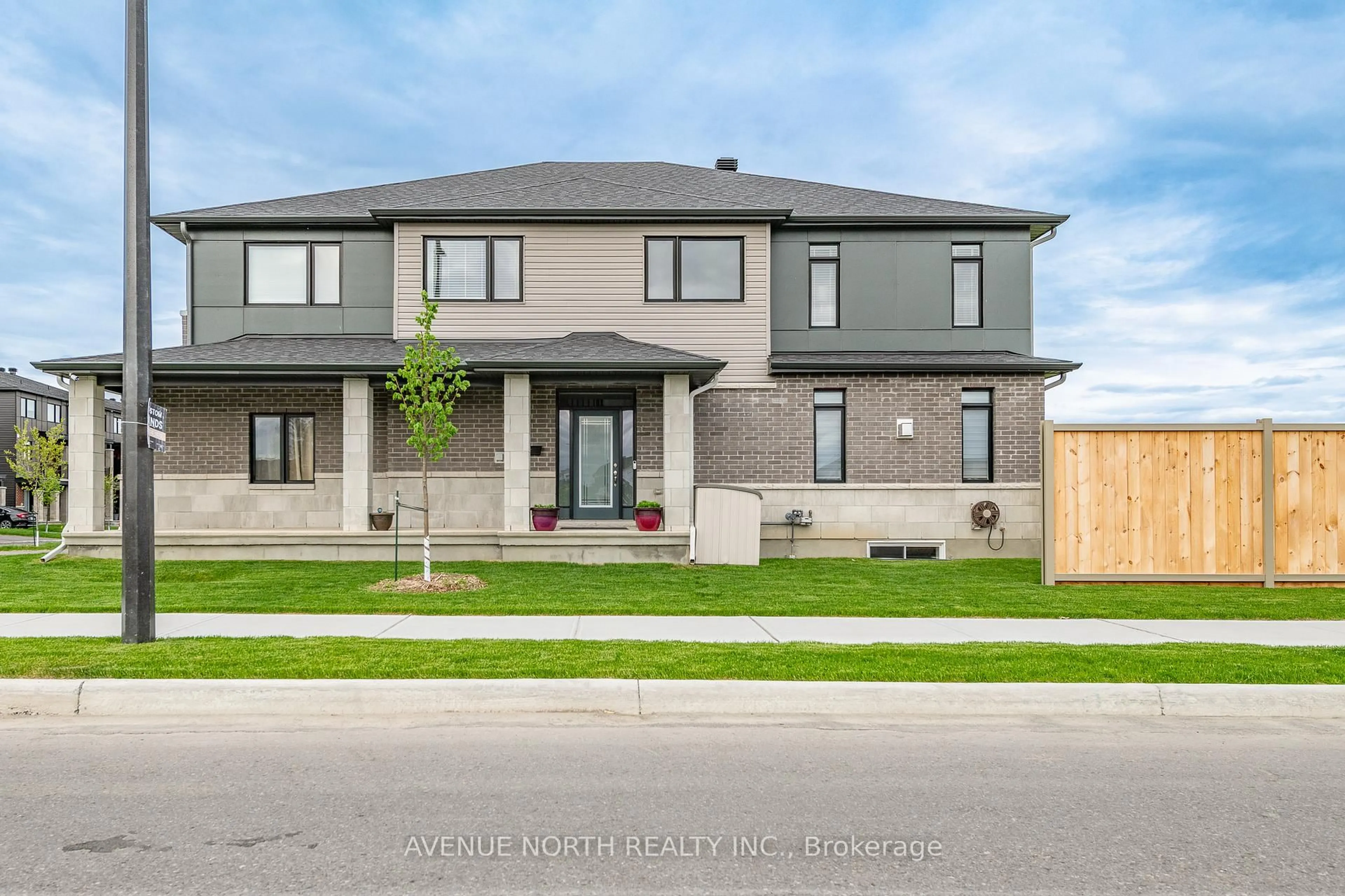 Home with brick exterior material, street for 579 Tahoe Hts, Ottawa Ontario K1T 0X4