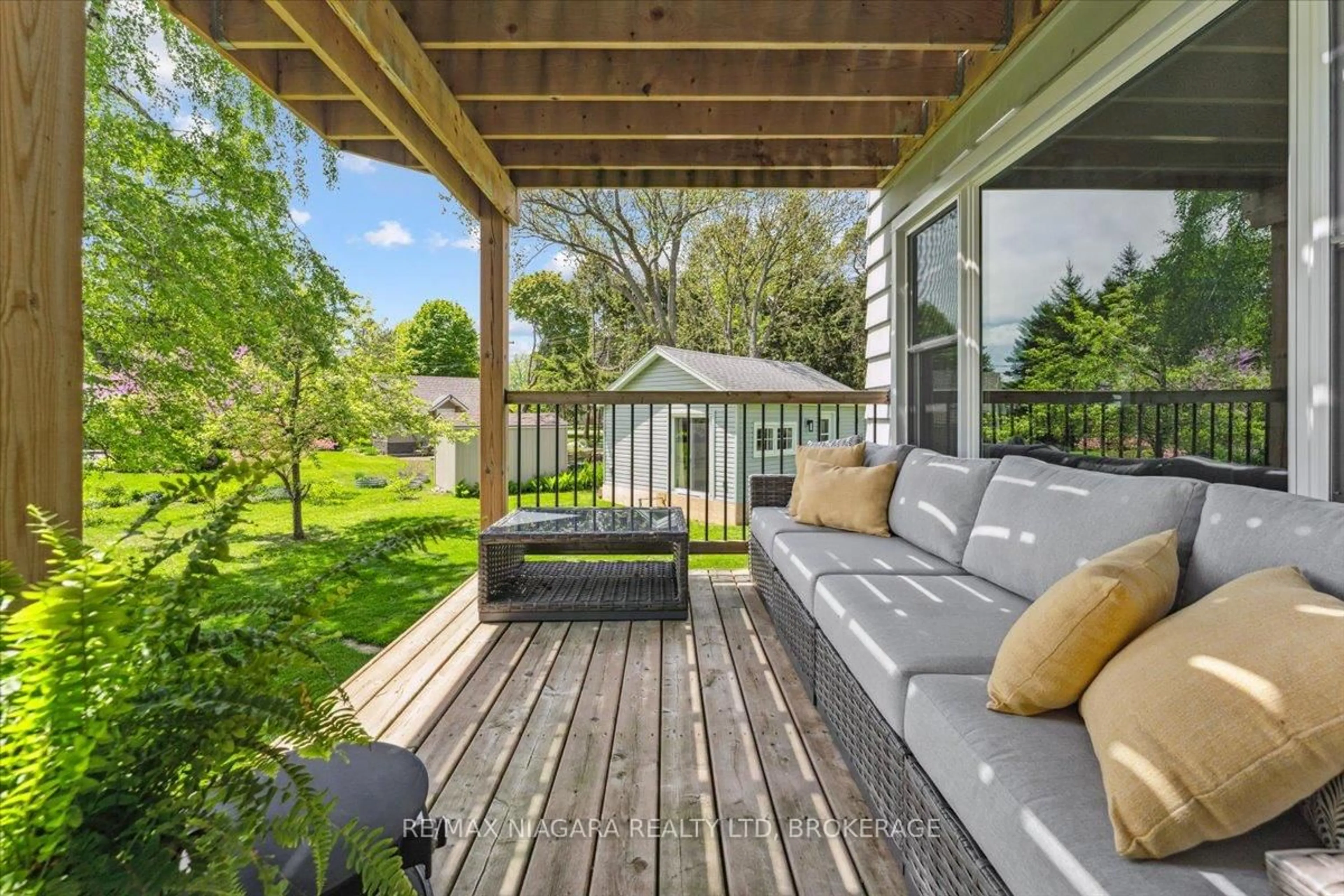 Patio, water/lake/river/ocean view for 18 Rosemount Ave, Port Colborne Ontario L3K 5P7