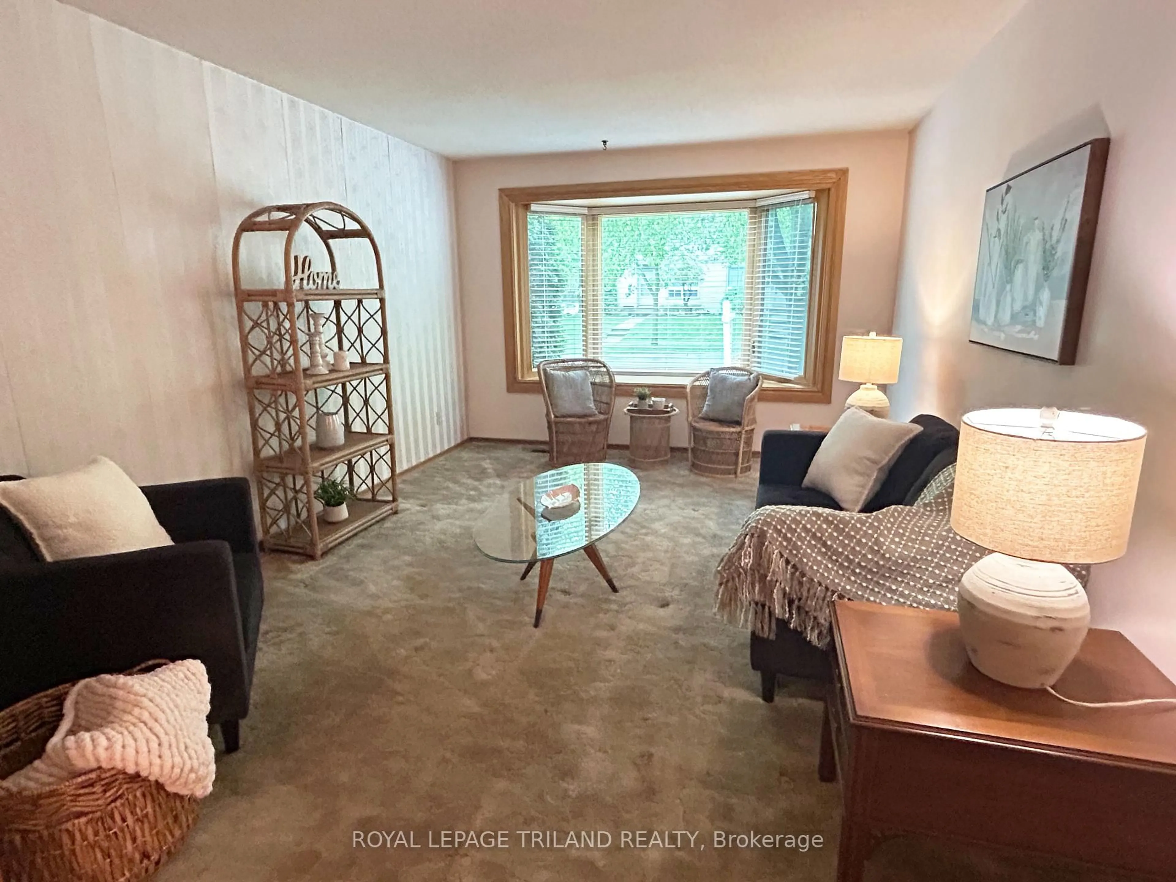 Living room with furniture, unknown for 75 Monmore Rd, London North Ontario N6G 2W7