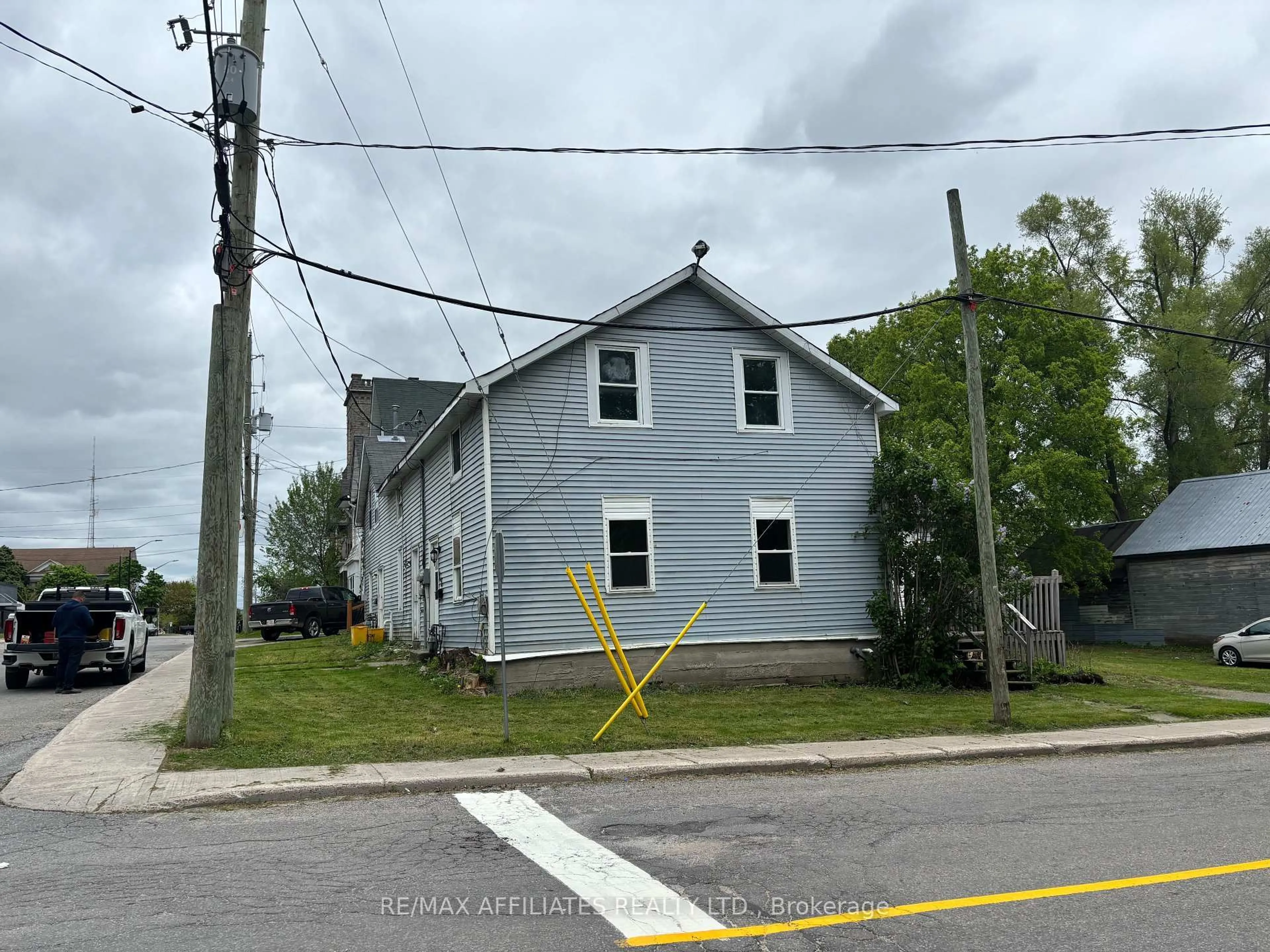 Unknown for 25 Church St, Smiths Falls Ontario K7A 1P6
