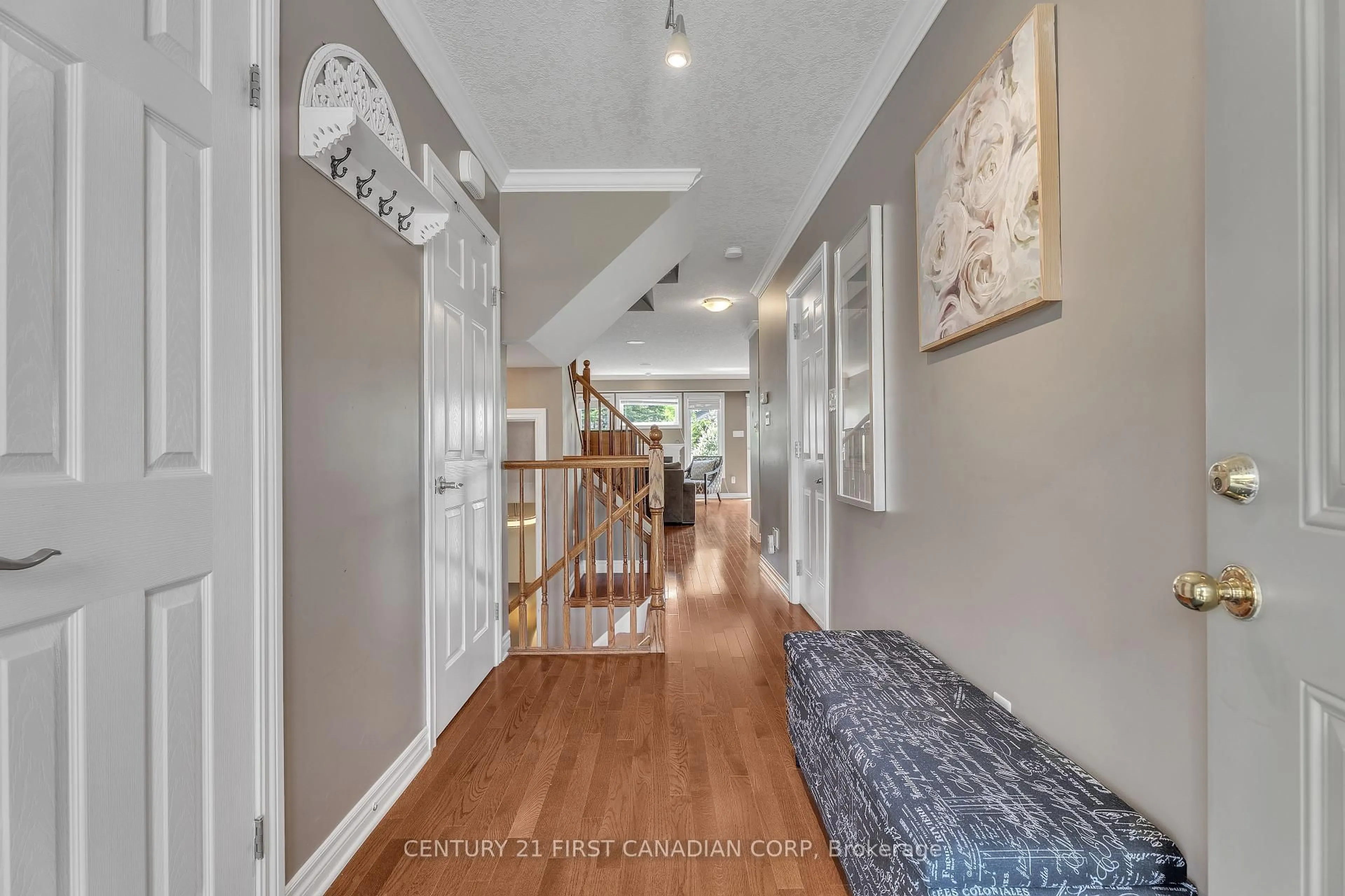 Indoor entryway for 600 Hyde Park Rd #27, London North Ontario N6H 5W8