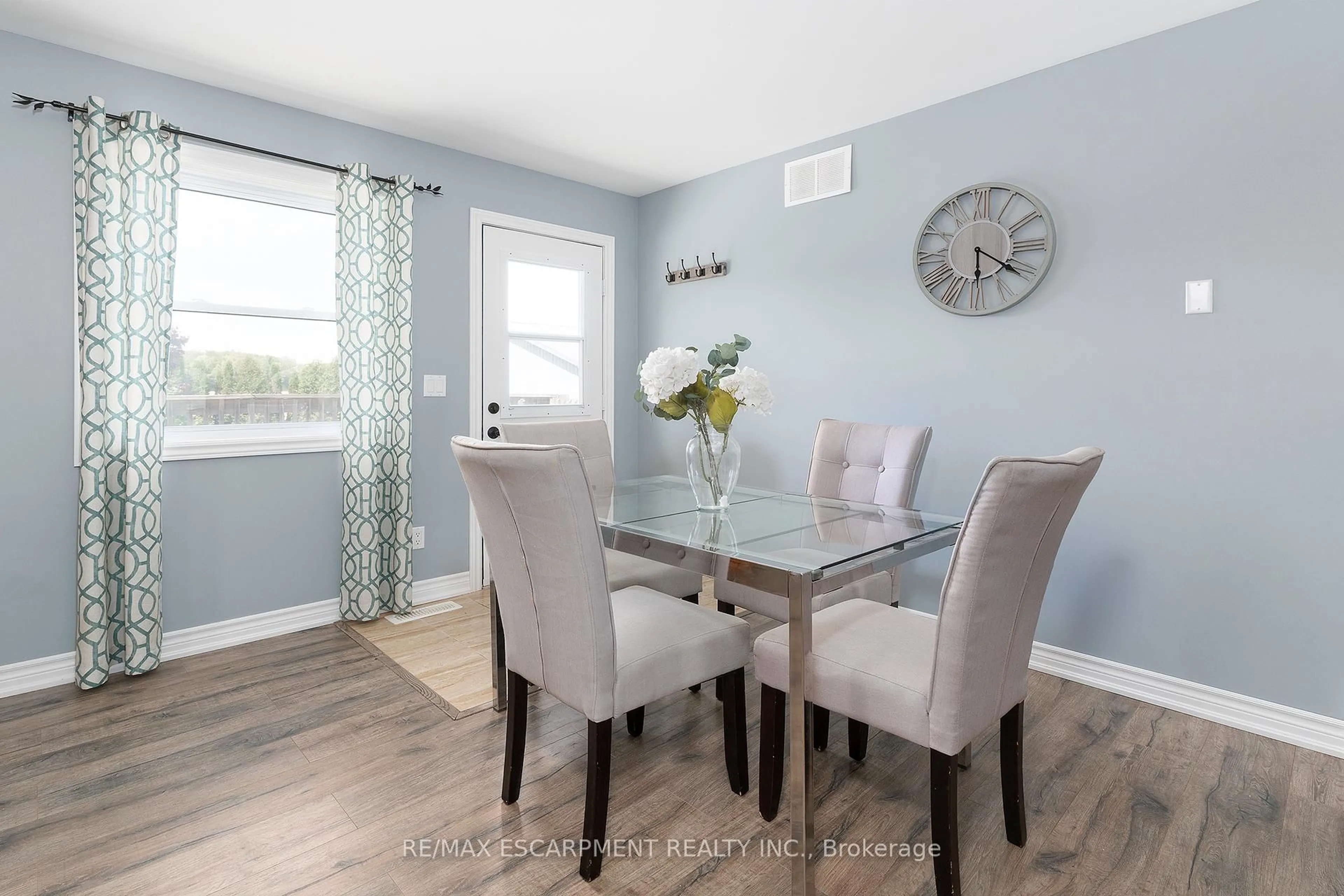 Dining room, wood/laminate floor for 1791 8th Concession Rd, Norfolk Ontario N0E 1G0