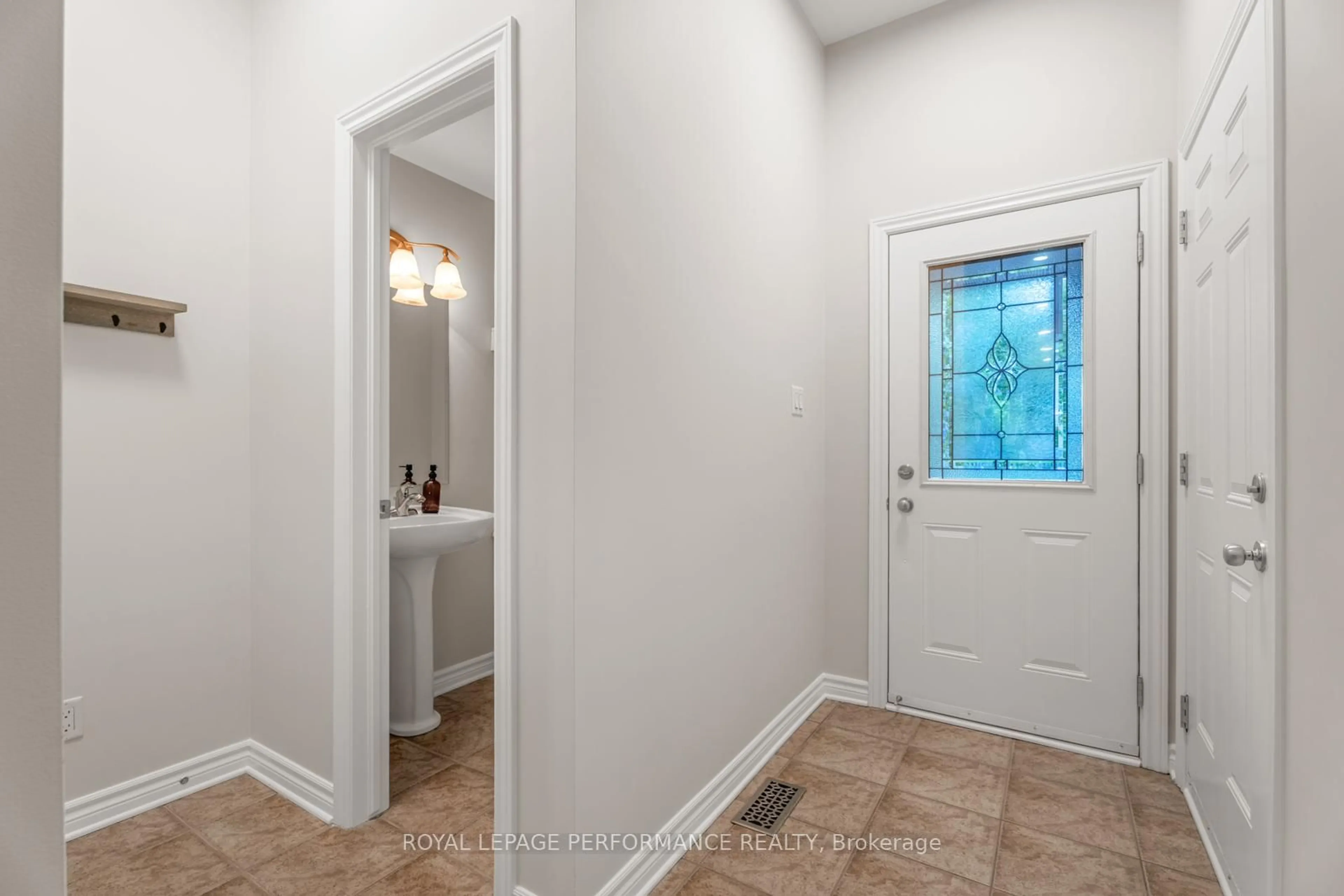 Indoor entryway for 303 Branthaven St, Ottawa Ontario K4A 0H1