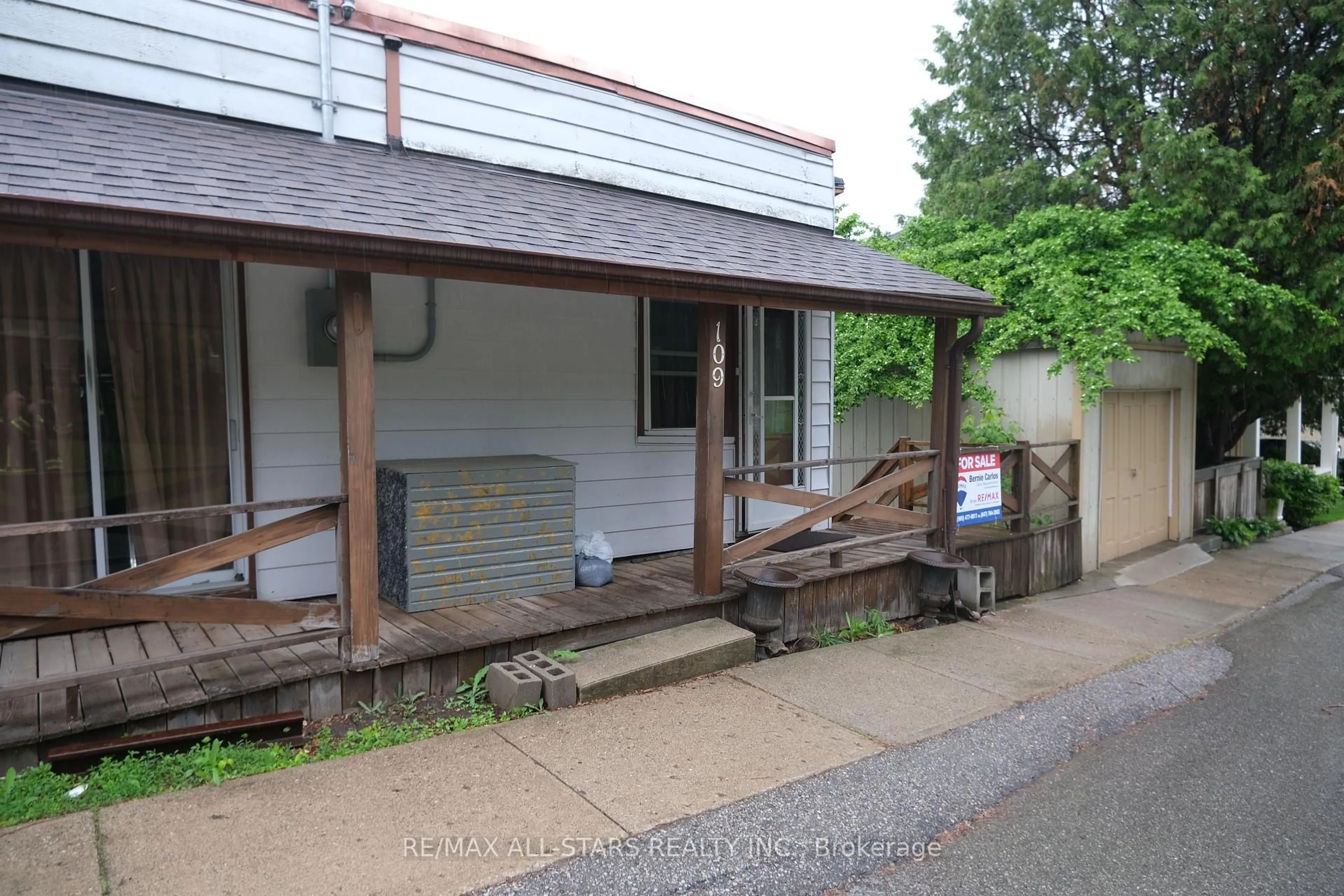 Patio, street for 109 Front St, Wilmot Ontario N0B 2E0