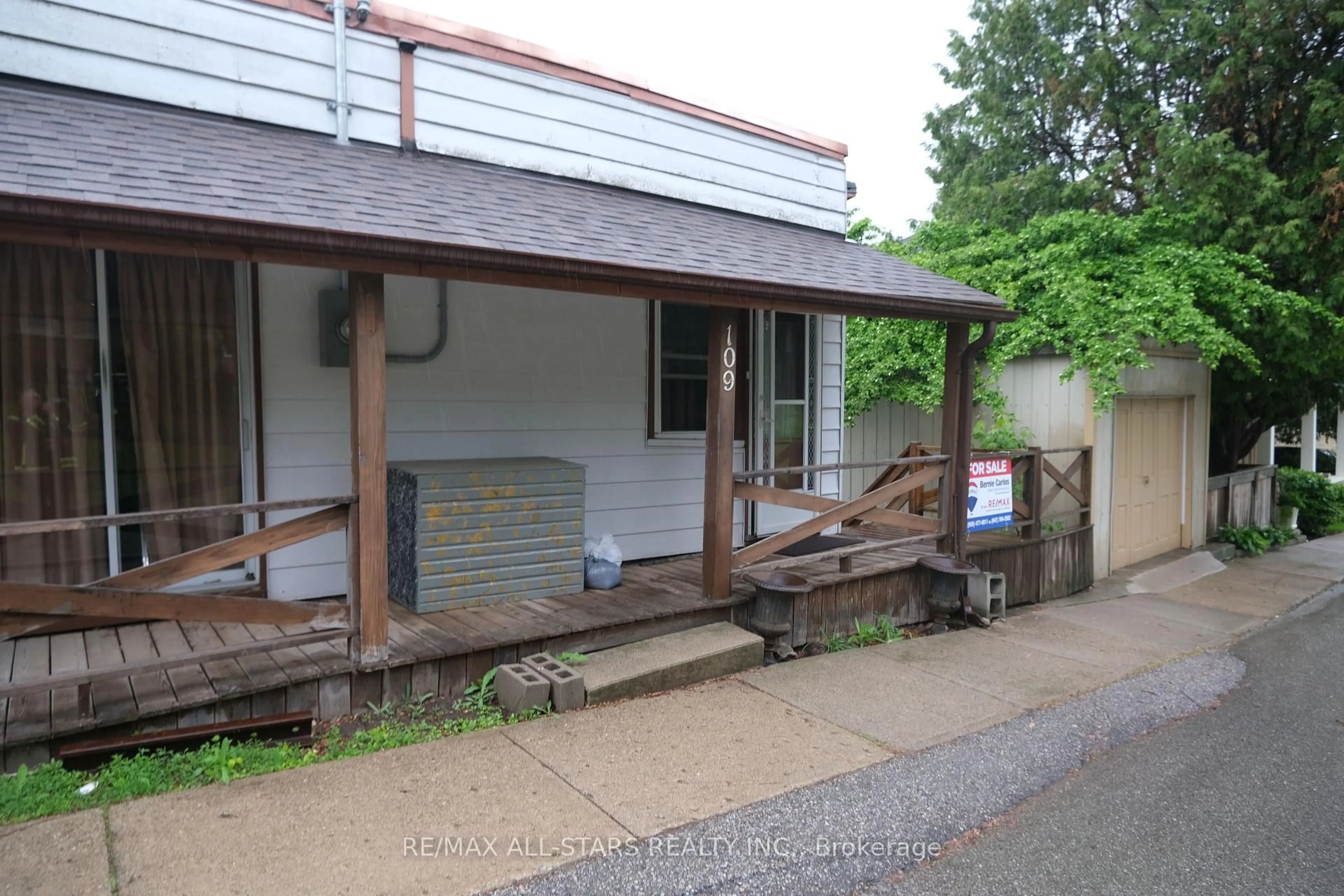 Patio, street for 109 Front St, Wilmot Ontario N0B 2E0