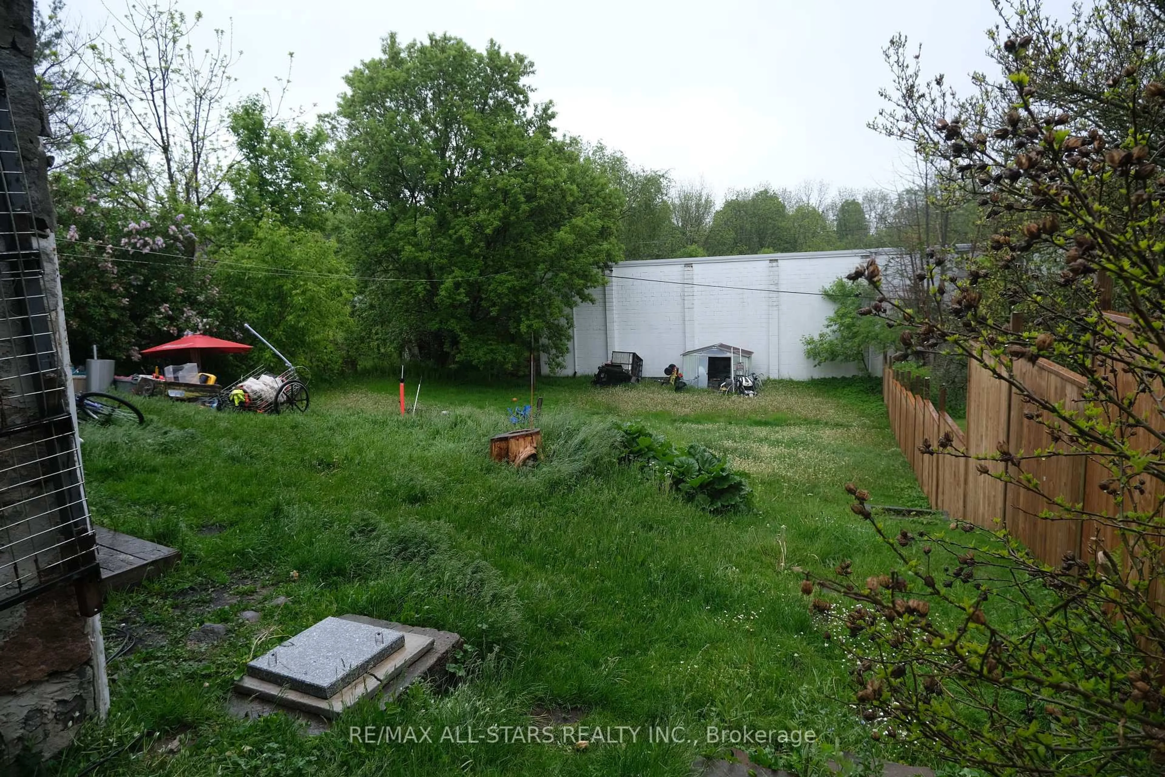 Shed for 109 Front St, Wilmot Ontario N0B 2E0