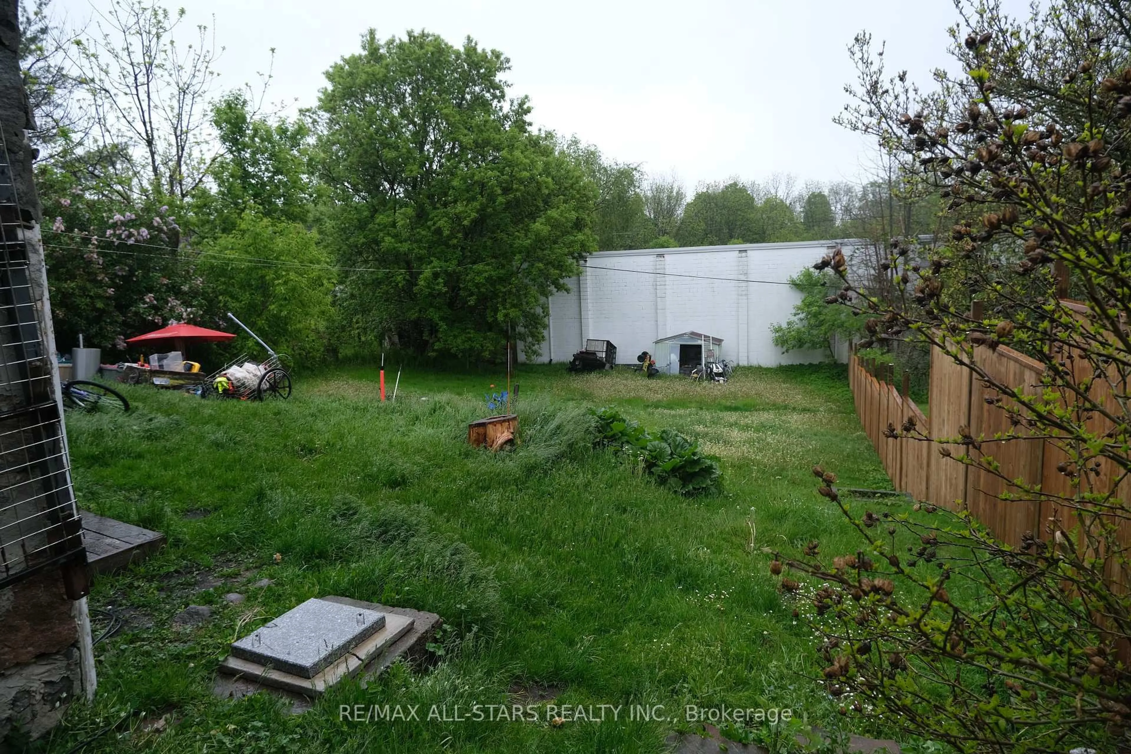 Shed for 109 Front St, Wilmot Ontario N0B 2E0