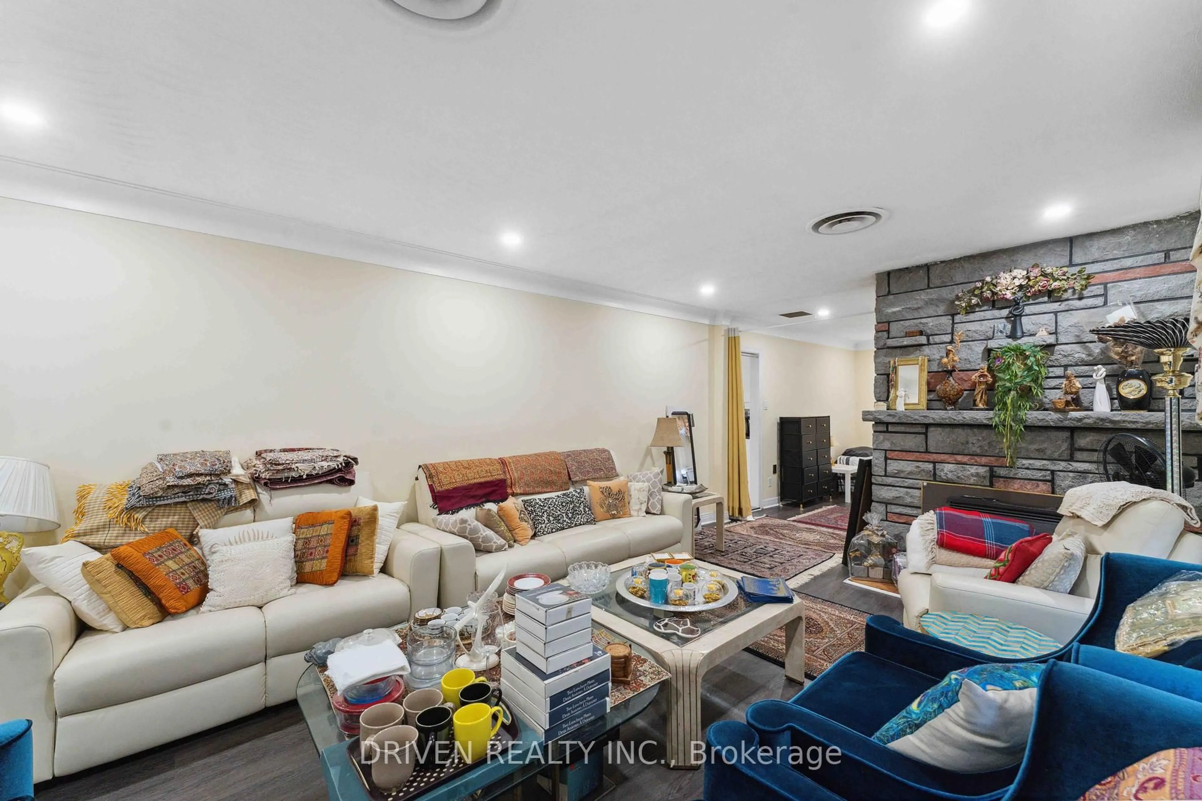 Living room with furniture, unknown for 1266 Walkley Rd, Ottawa Ontario K1V 6P7