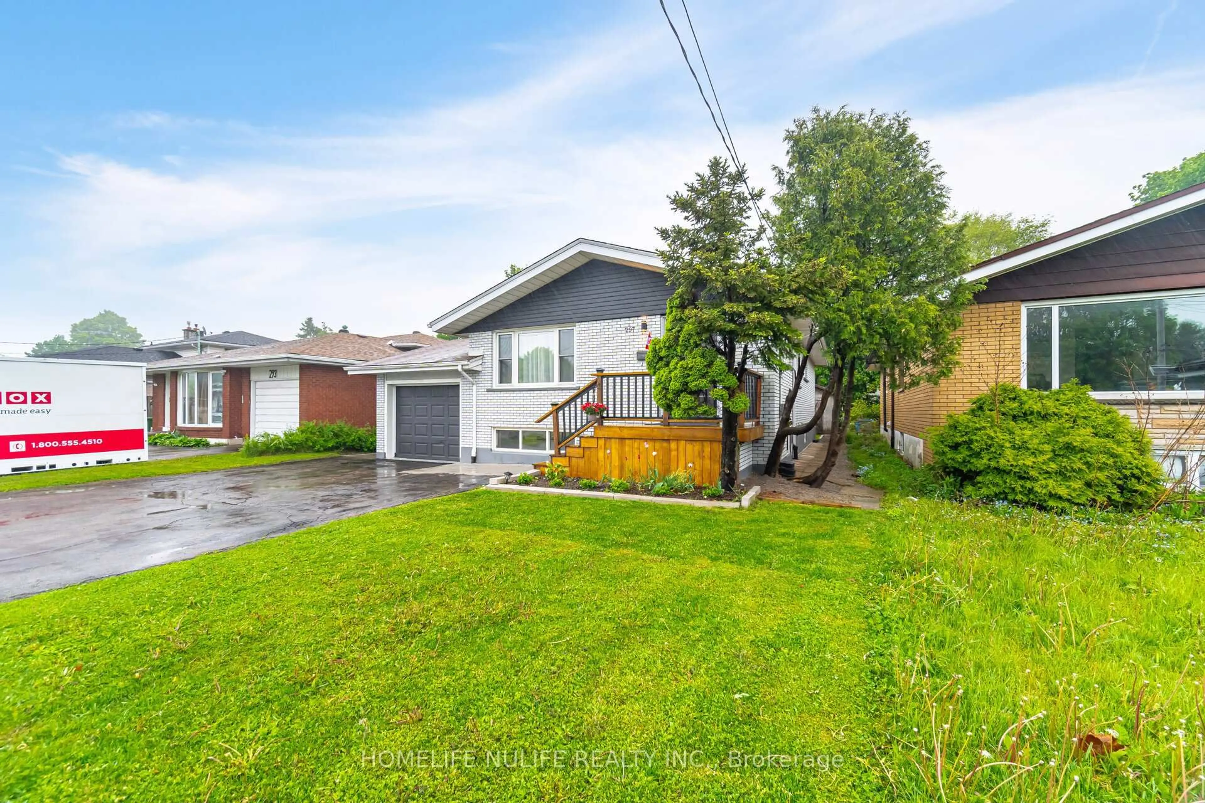 A pic from outside/outdoor area/front of a property/back of a property/a pic from drone, street for 297 Mohawk Rd, Hamilton Ontario L9C 1W2