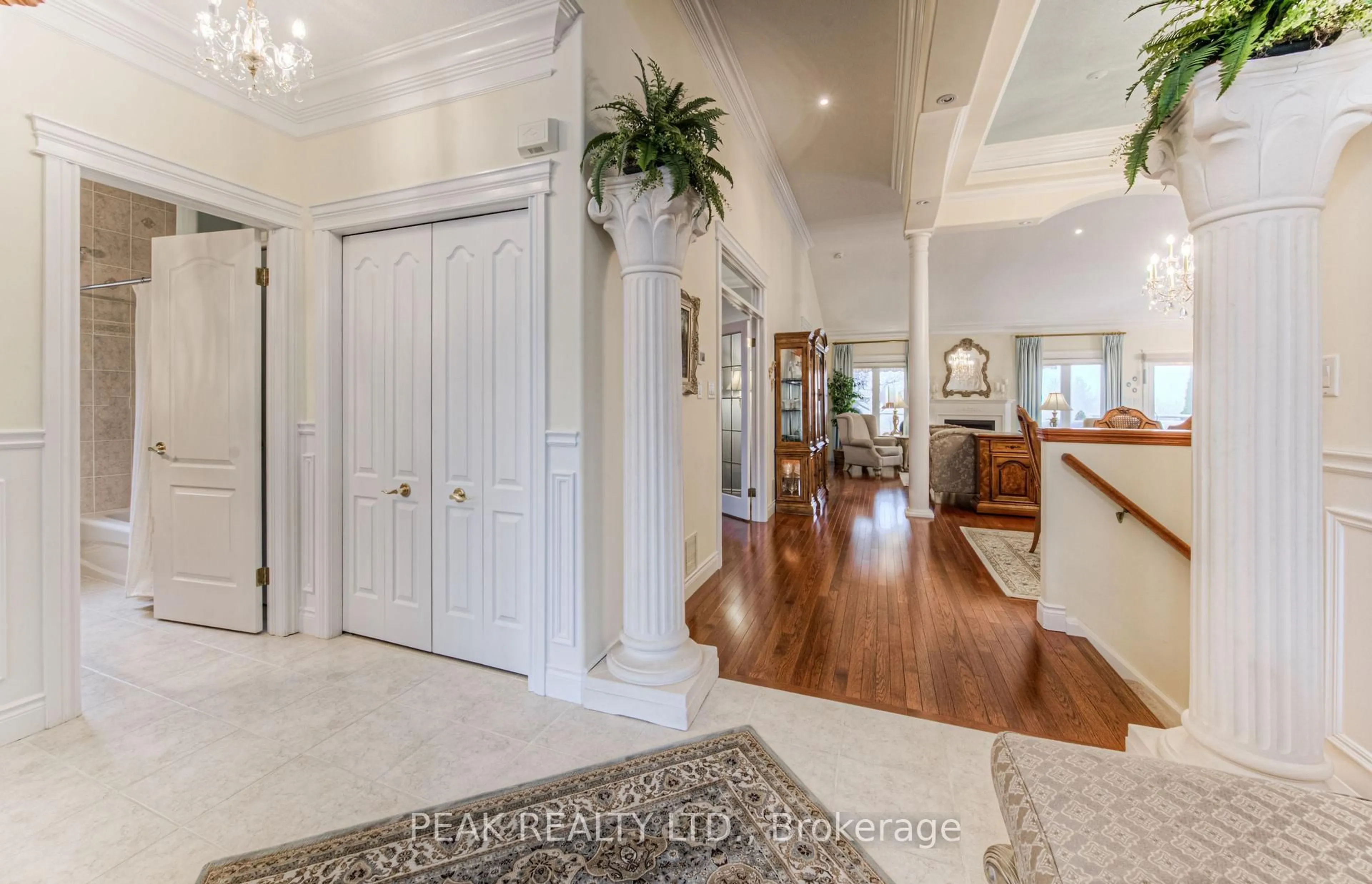 Indoor entryway for 26 Orchard Way, Wilmot Ontario N3A 4P7