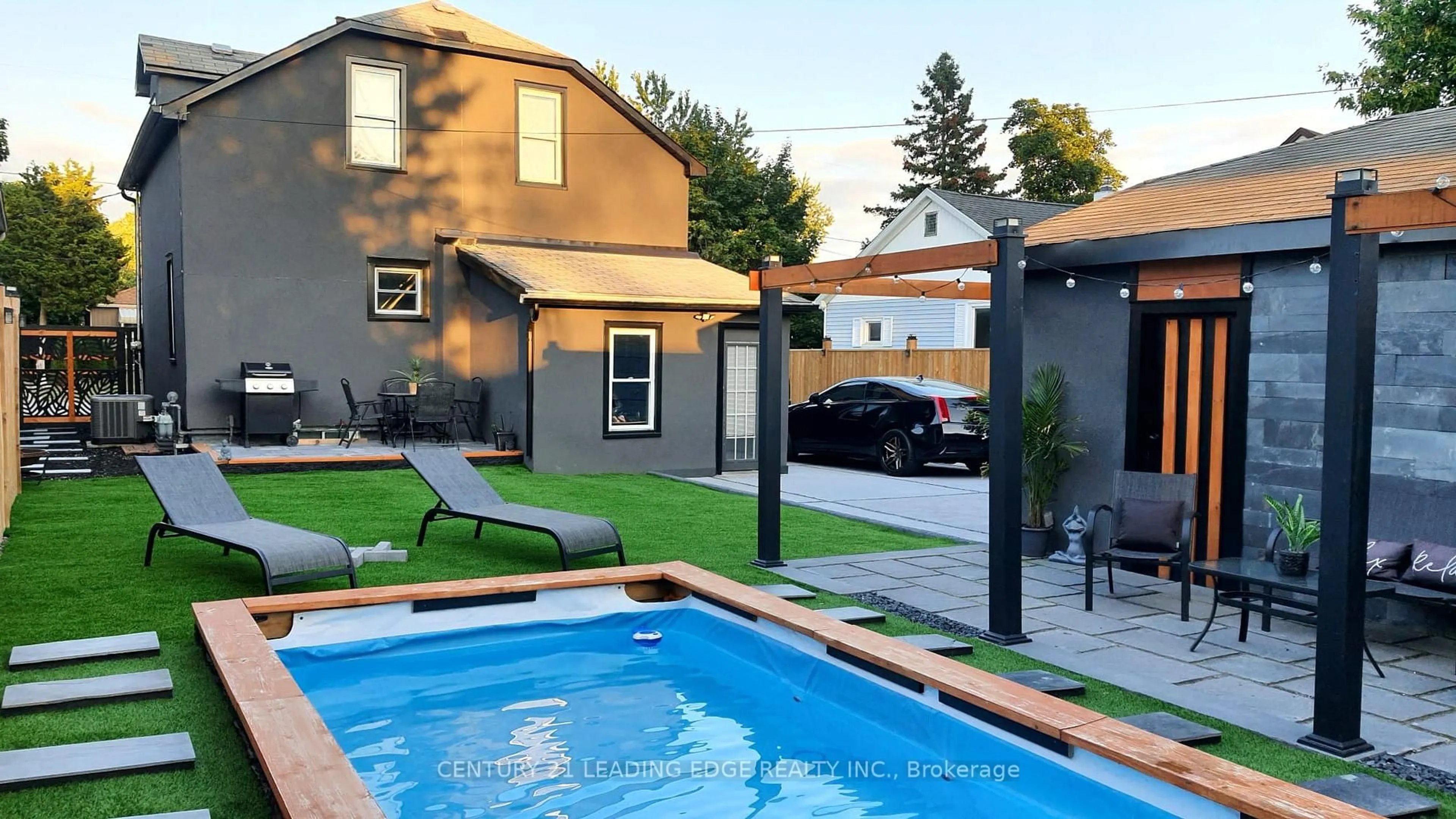 Pool for 249 Wallace Ave, Welland Ontario L3B 1R7