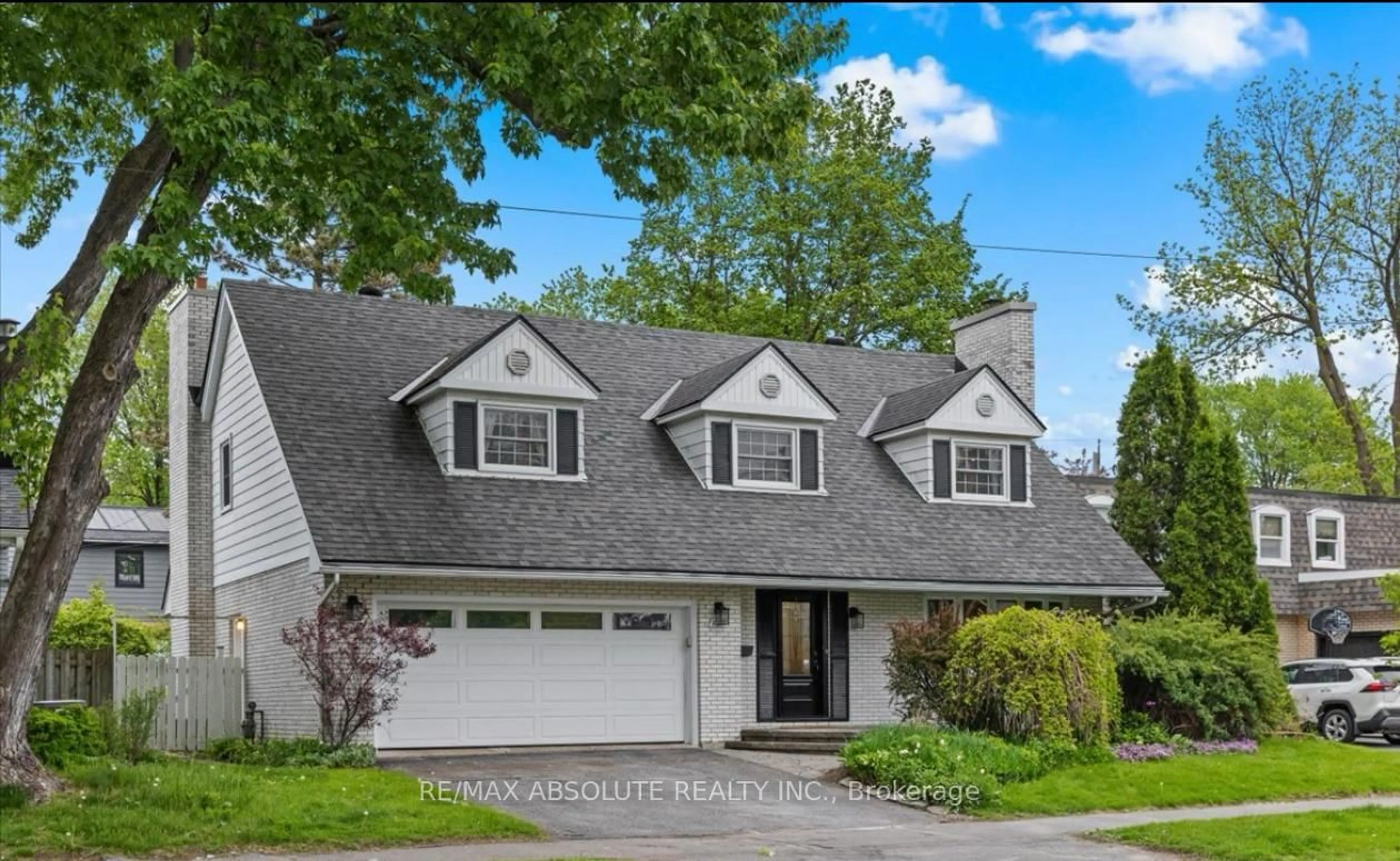 Home with vinyl exterior material, street for 825 Edgeworth Ave, Ottawa Ontario K2B 7Y3