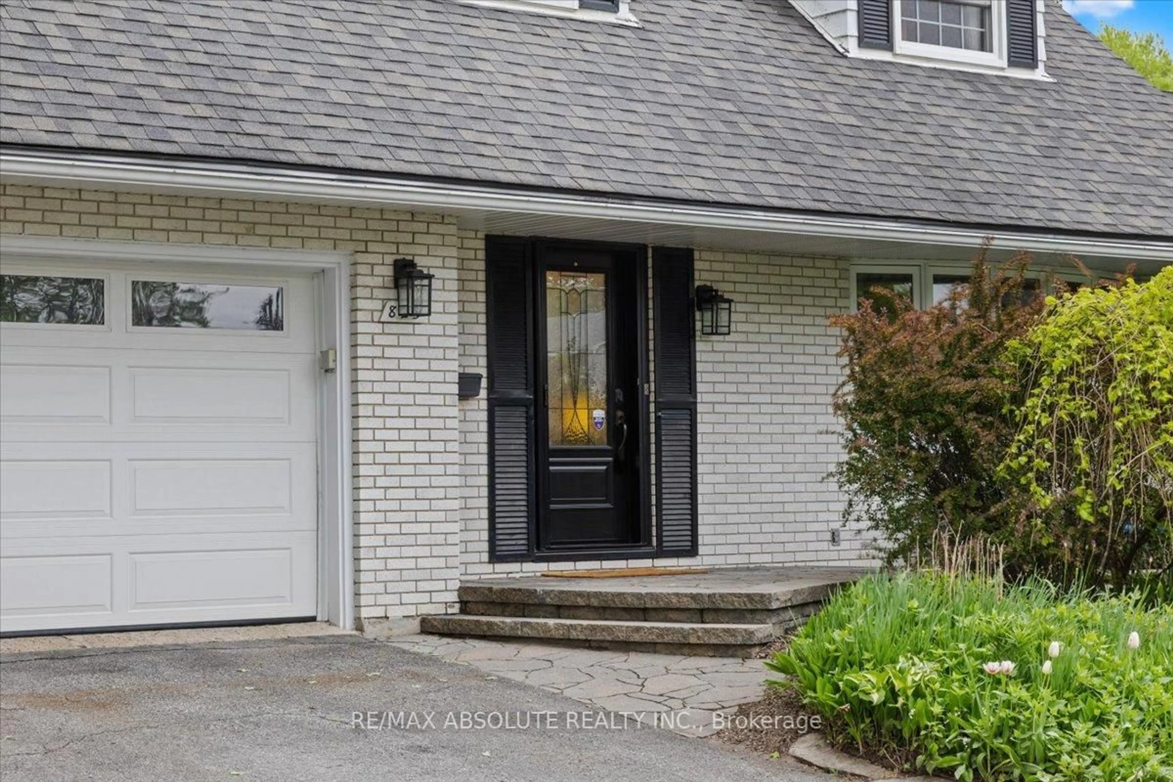 Unknown for 825 Edgeworth Ave, Ottawa Ontario K2B 7Y3
