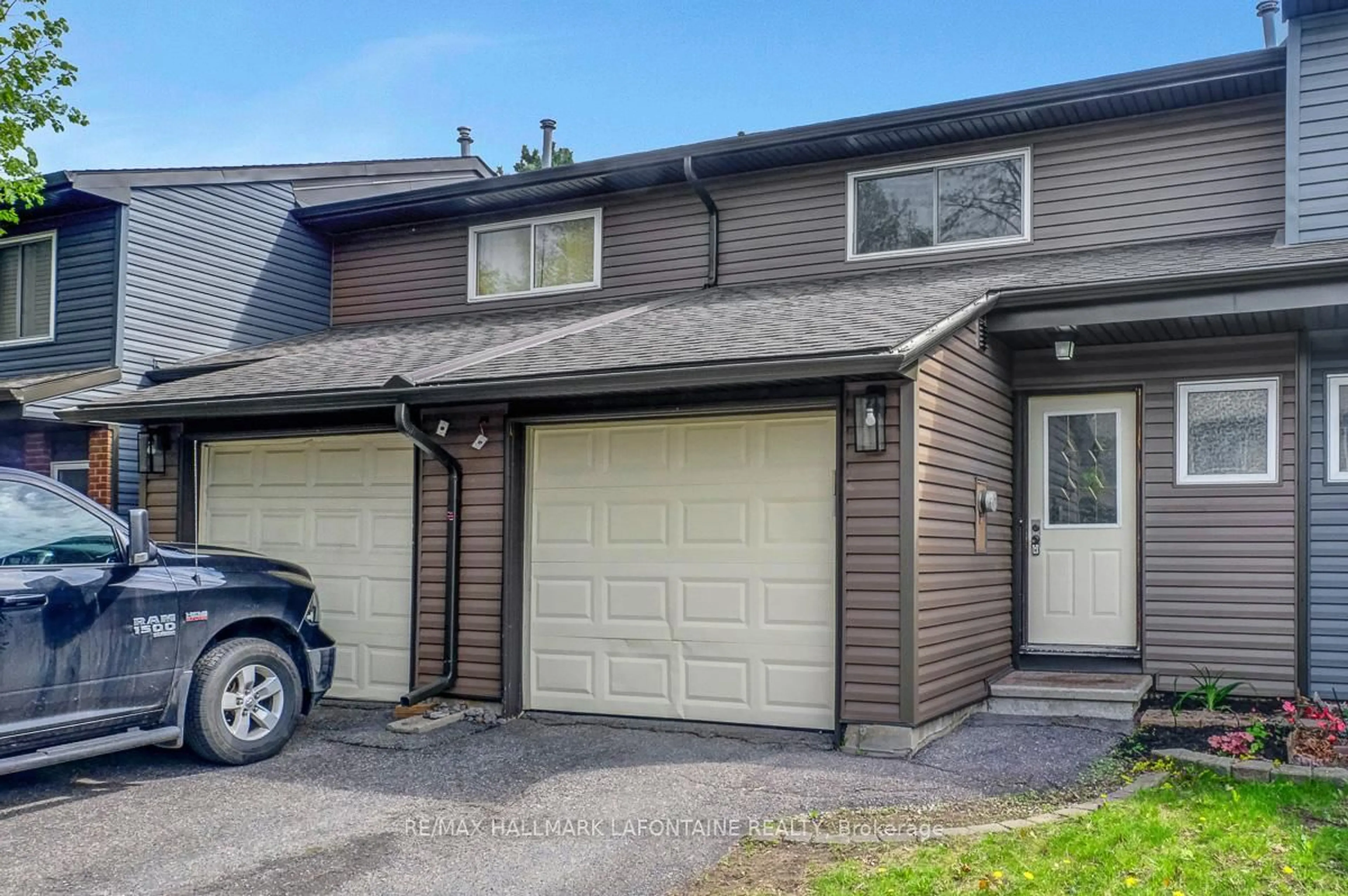 Home with vinyl exterior material, street for 6416 Mary Jane Cres #30, Ottawa Ontario K1C 3C3