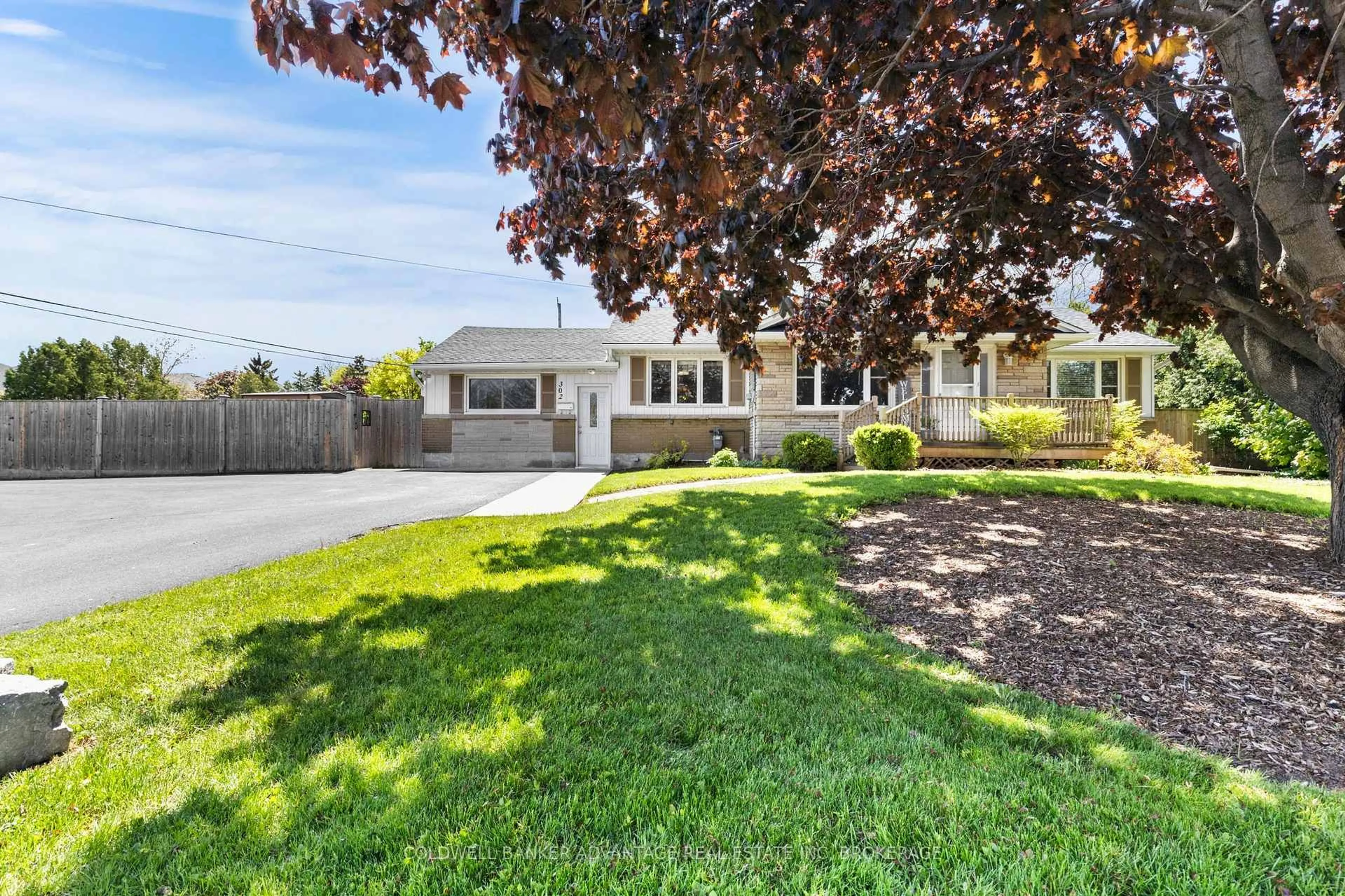 Unknown for 302 Main St, Grimsby Ontario L3M 1P8