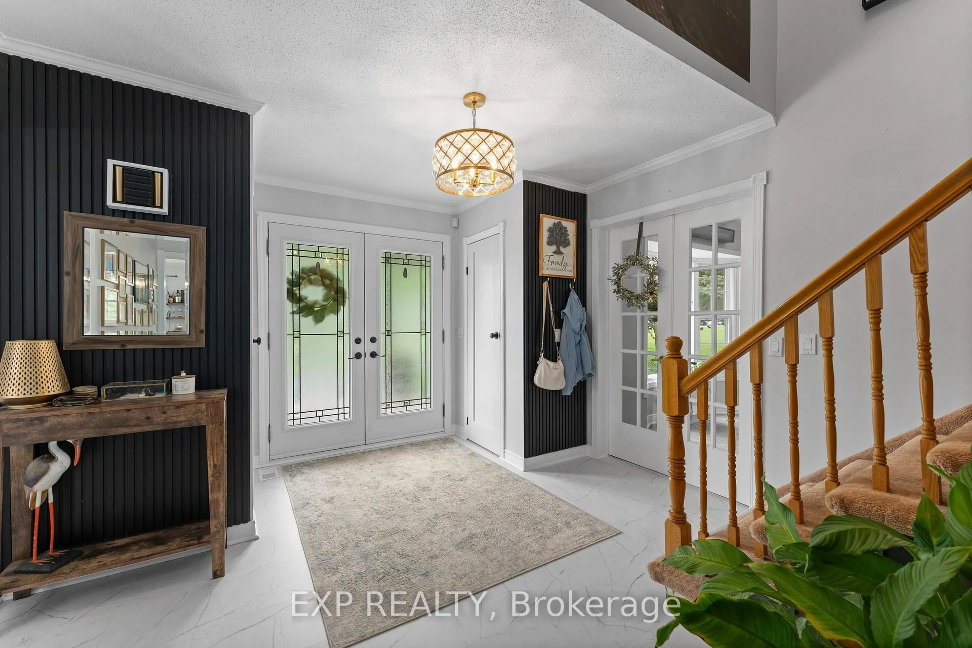 Indoor entryway for 18 Riverview Dr, Greater Napanee Ontario K7R 3A1