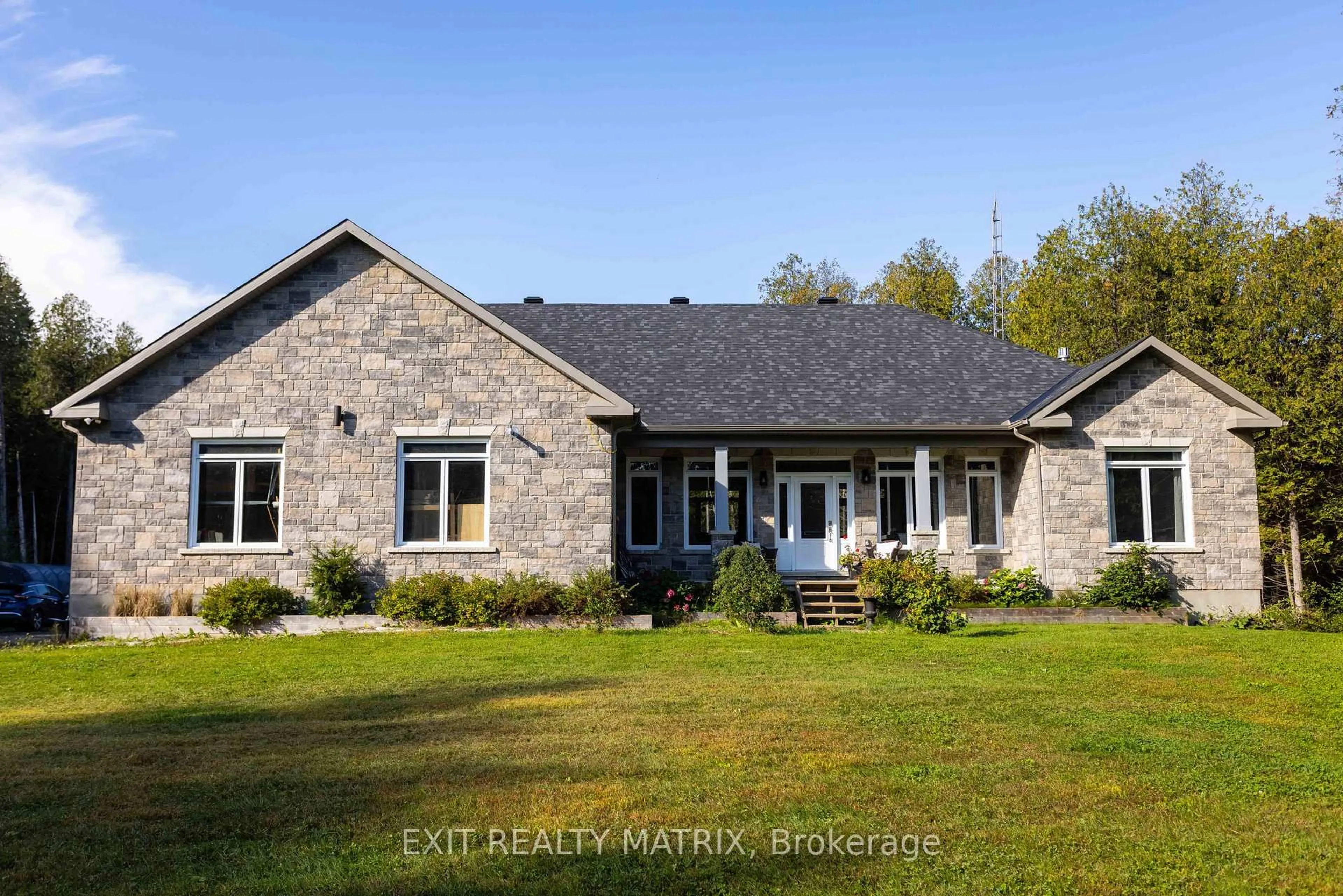 Home with brick exterior material, building for 2070 8TH LINE Rd, Metcalfe Ontario K0A 2P0