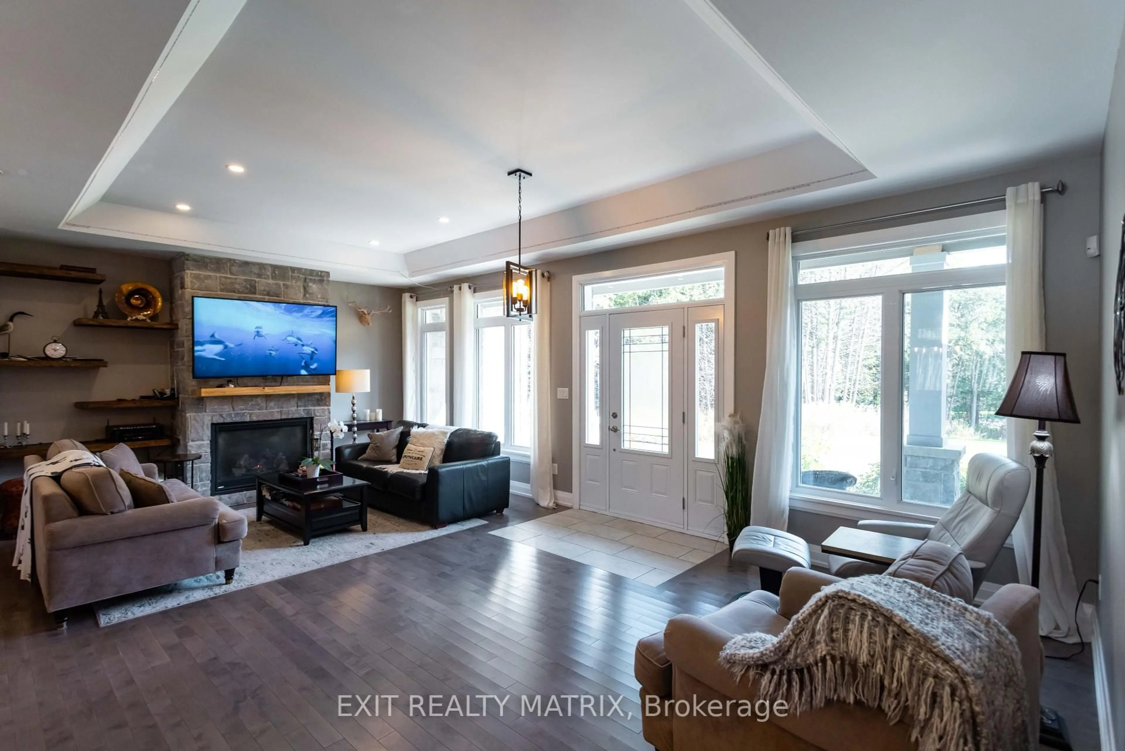 Living room with furniture, unknown for 2070 8TH LINE Rd, Metcalfe Ontario K0A 2P0