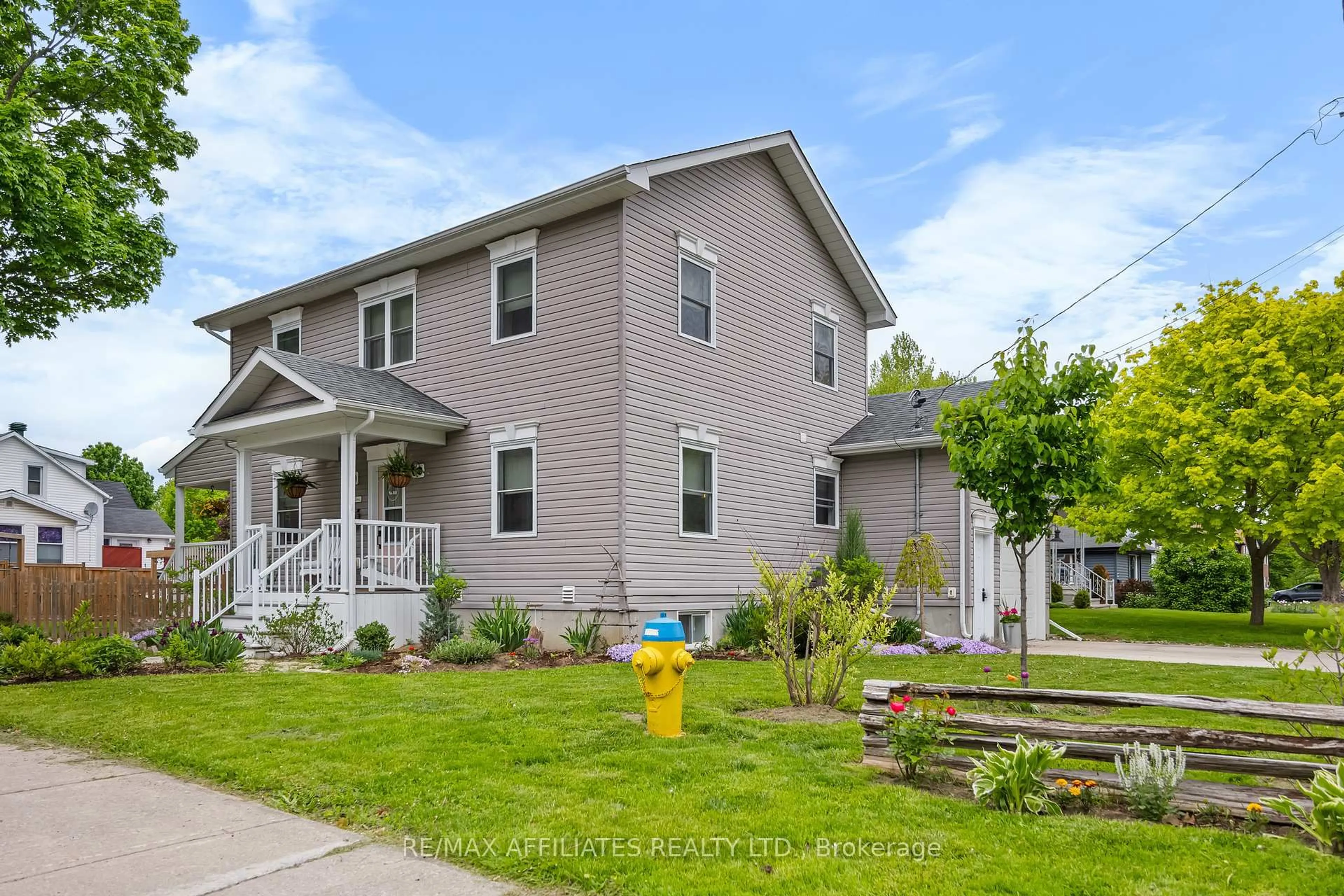Home with vinyl exterior material, street for 111 Drummond St, Perth Ontario K7H 1G9
