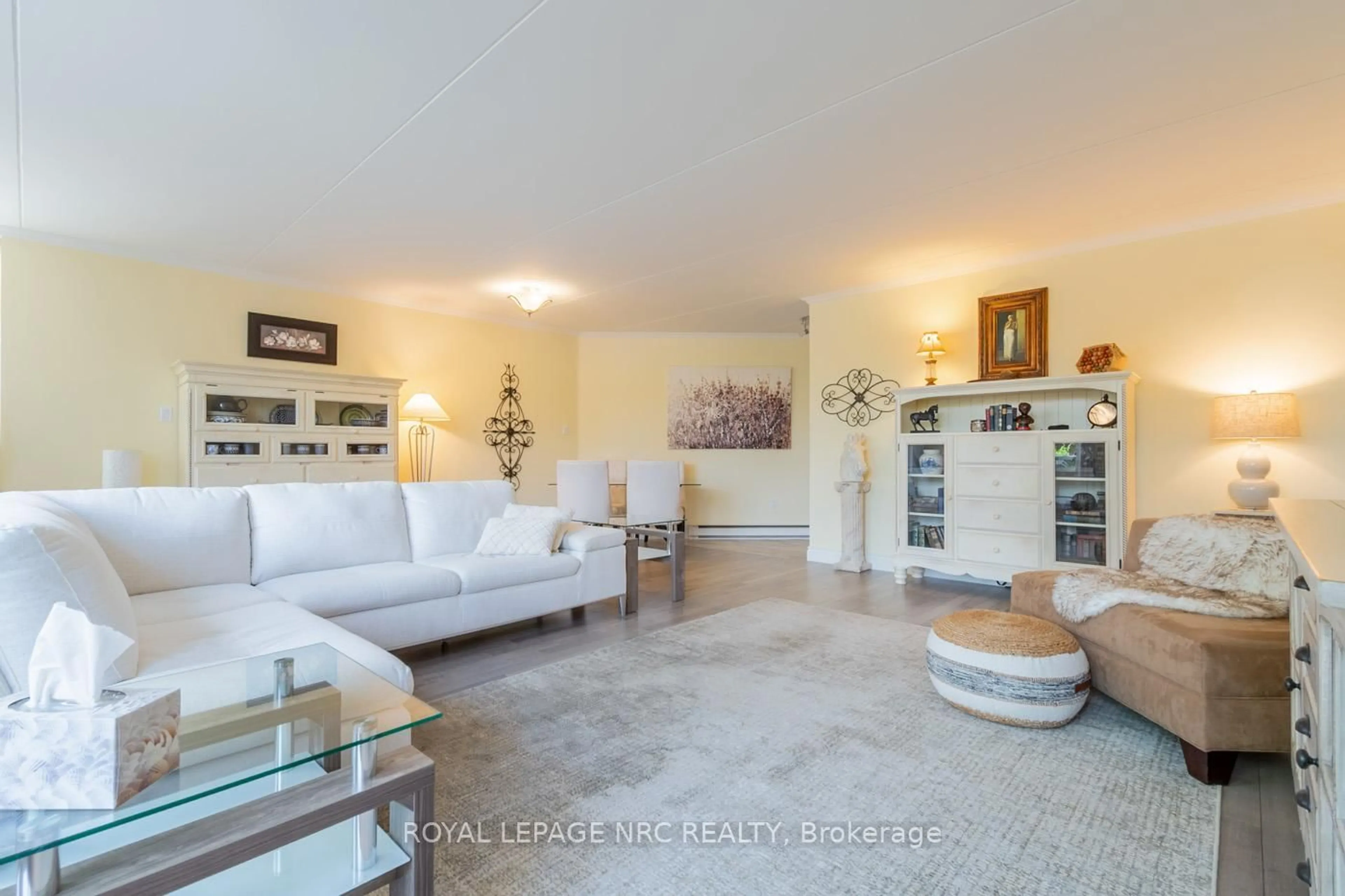 Living room with furniture, unknown for 200 Hwy 20 Highway #208B, Pelham Ontario L0S 1M0