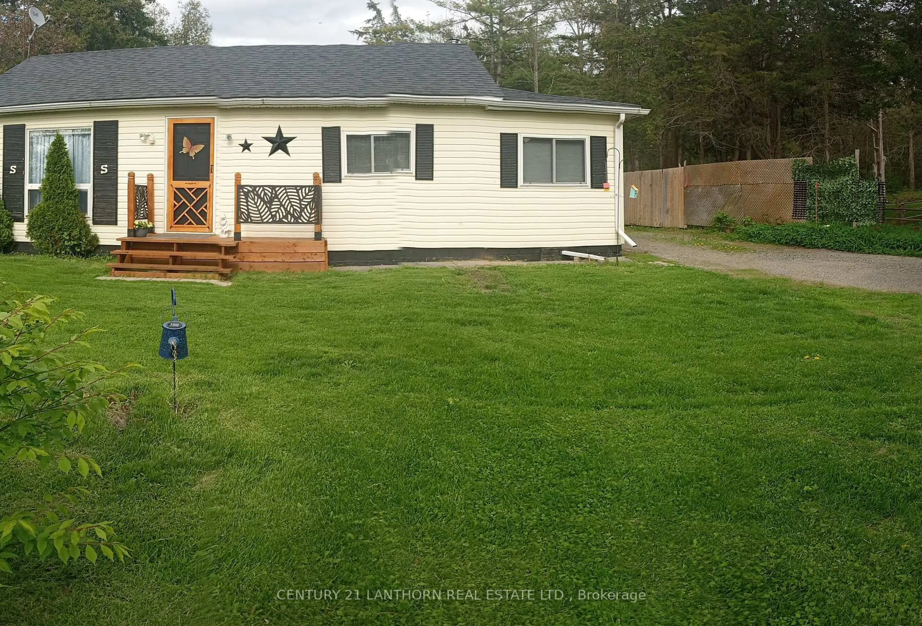 A pic from outside/outdoor area/front of a property/back of a property/a pic from drone, unknown for 977 County Rd 38 Rd, Trent Hills Ontario K0L 1L0