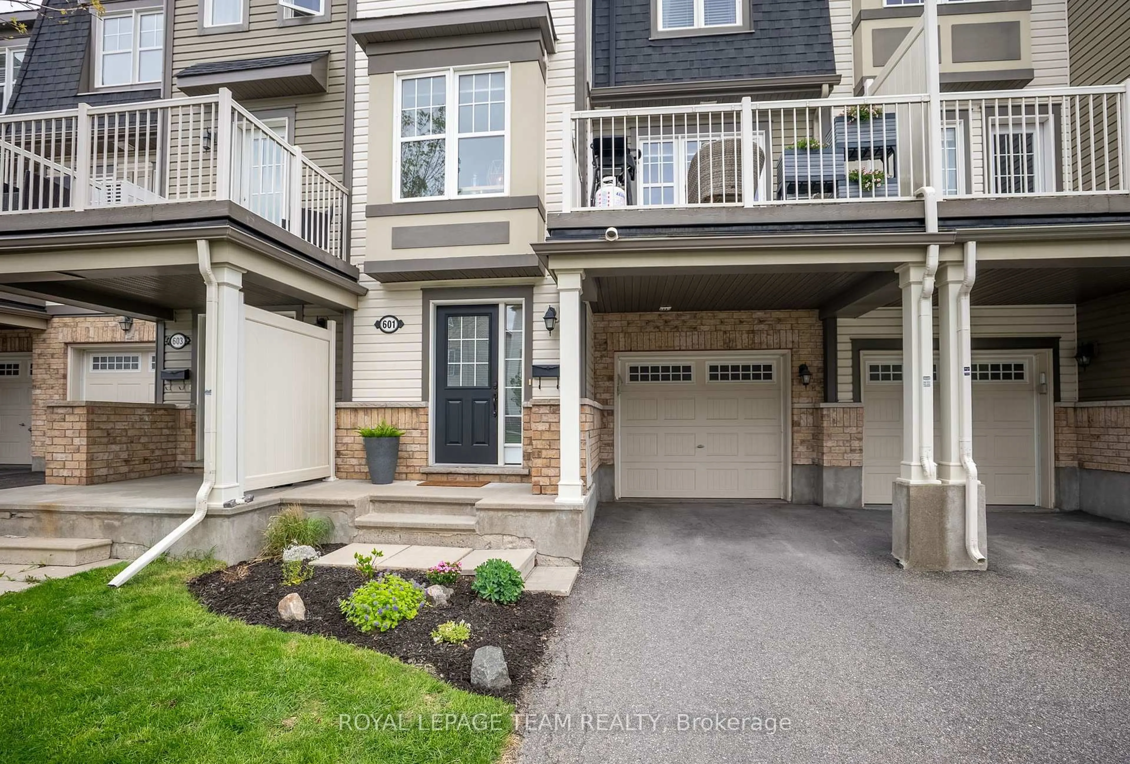 Unknown for 601 Meadowcreek Circ, Ottawa Ontario K2M 0J9