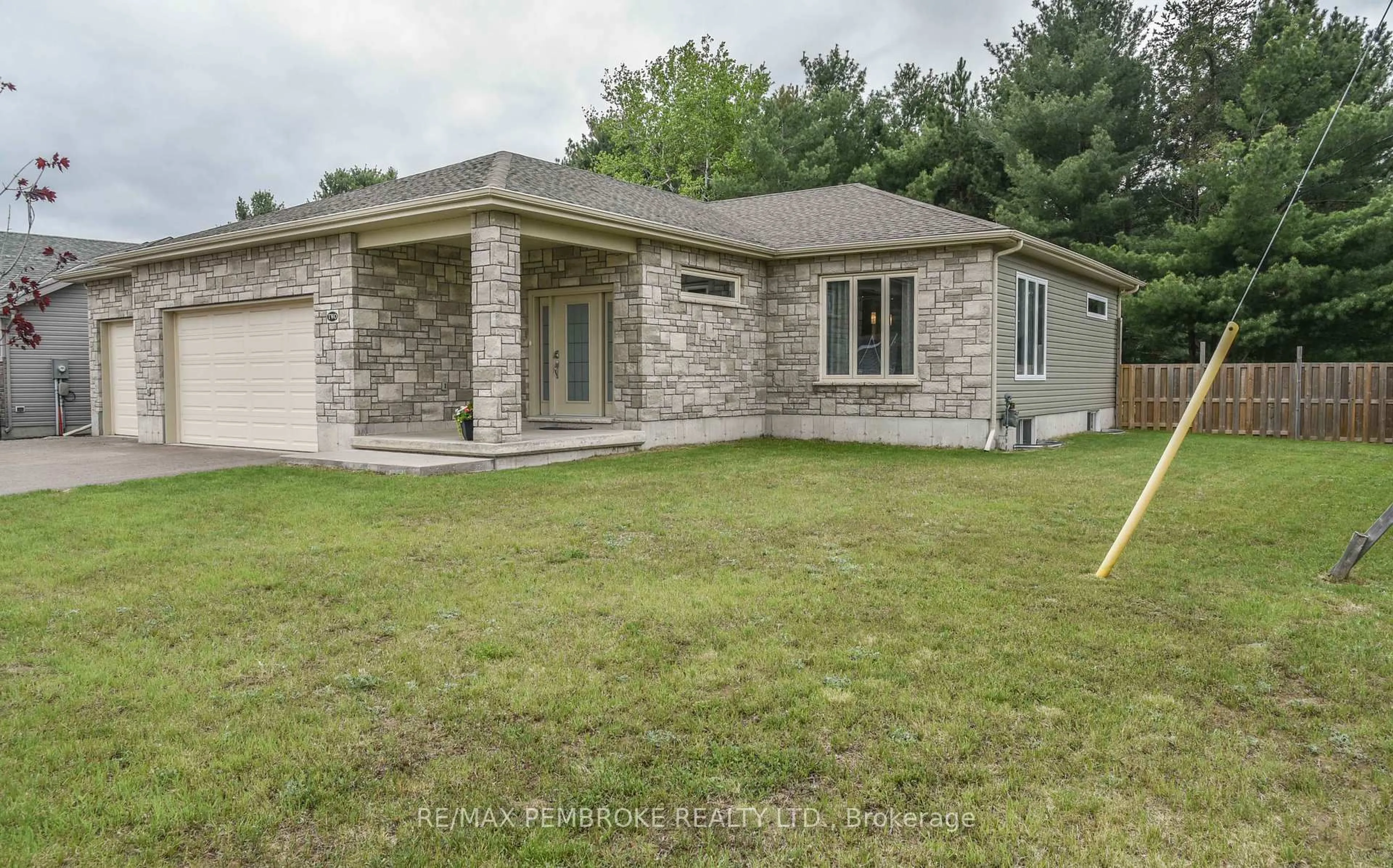 Home with brick exterior material, unknown for 2 Marquis Dr, Petawawa Ontario K8H 0E5
